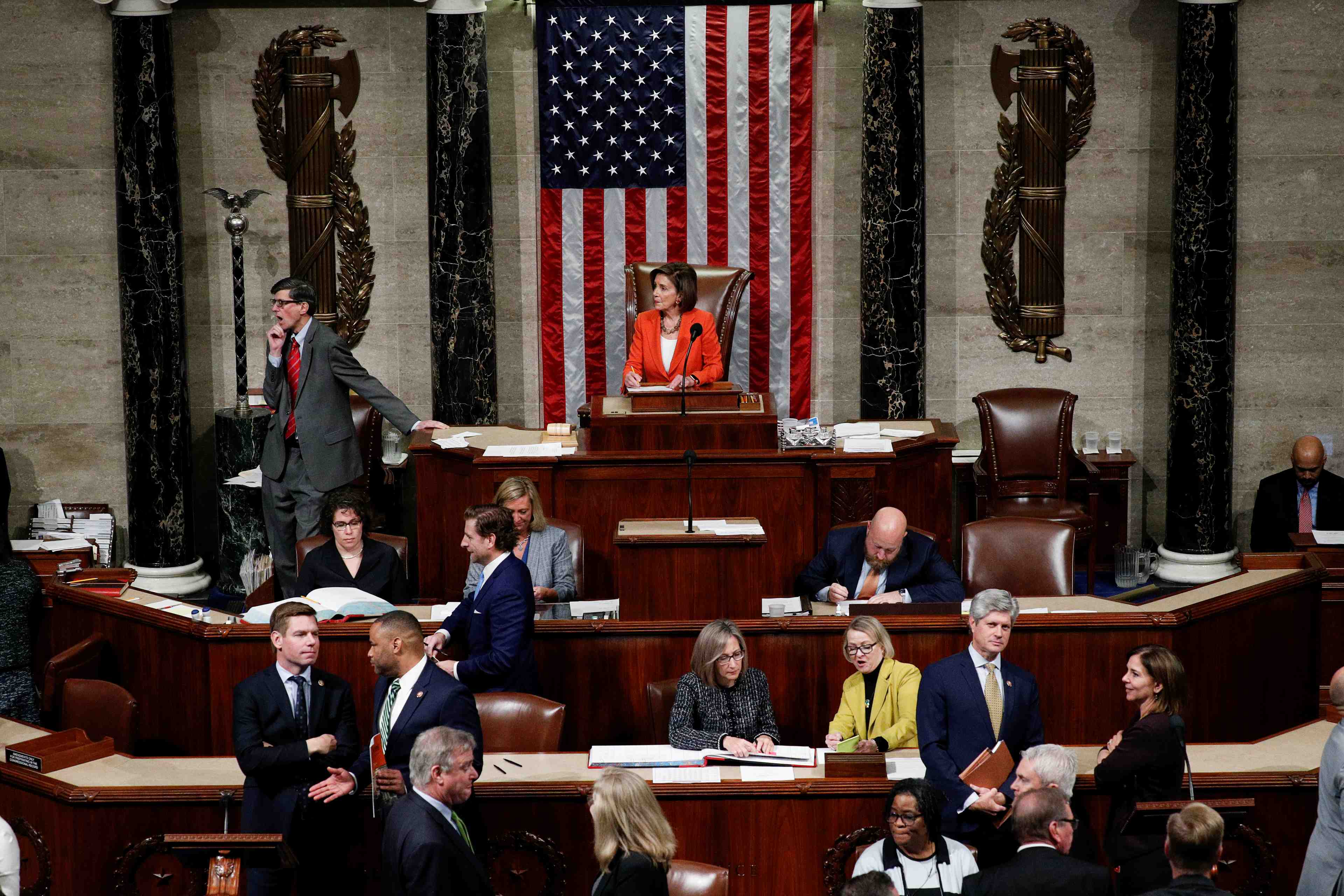 Usa: les representants votent la poursuite de la procedure d'"impeachment"