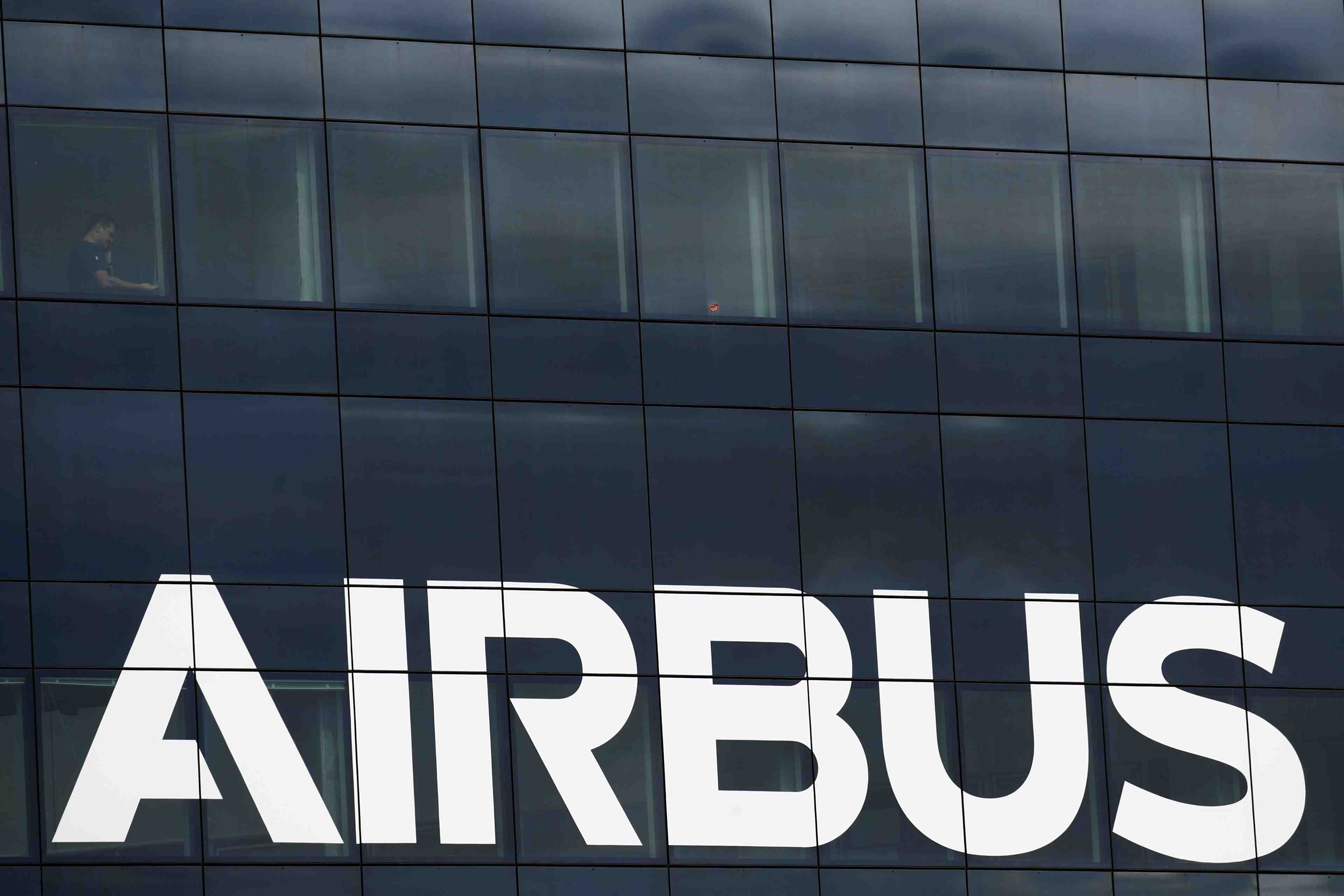 L'etat souhaite un minimum de departs contraints chez airbus