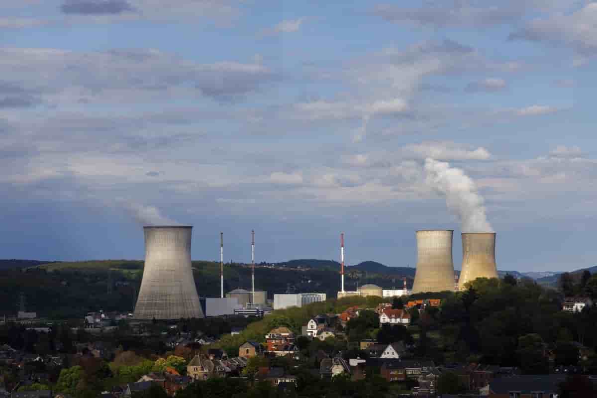 Vue sur la centrale nucléaire de Tihange en Belgique, exploitée par le groupe français Engie.