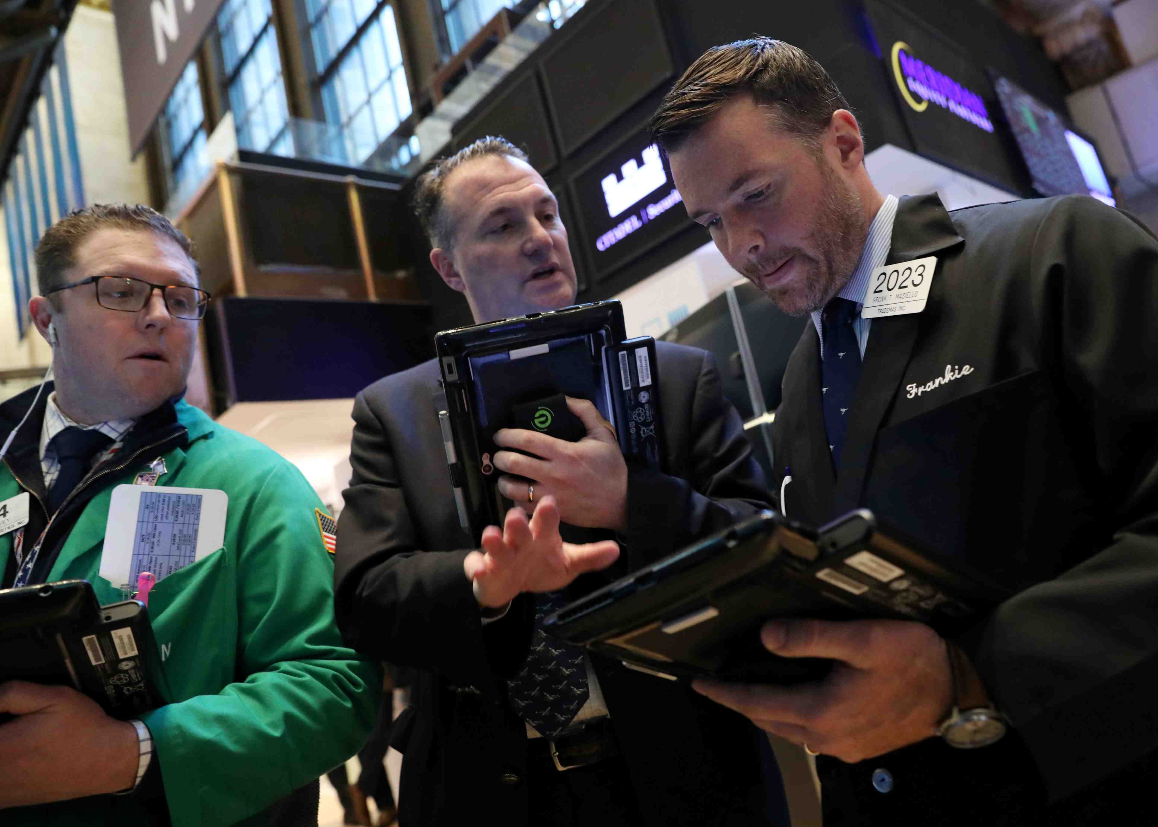 Wall street ouvre en ordre disperse