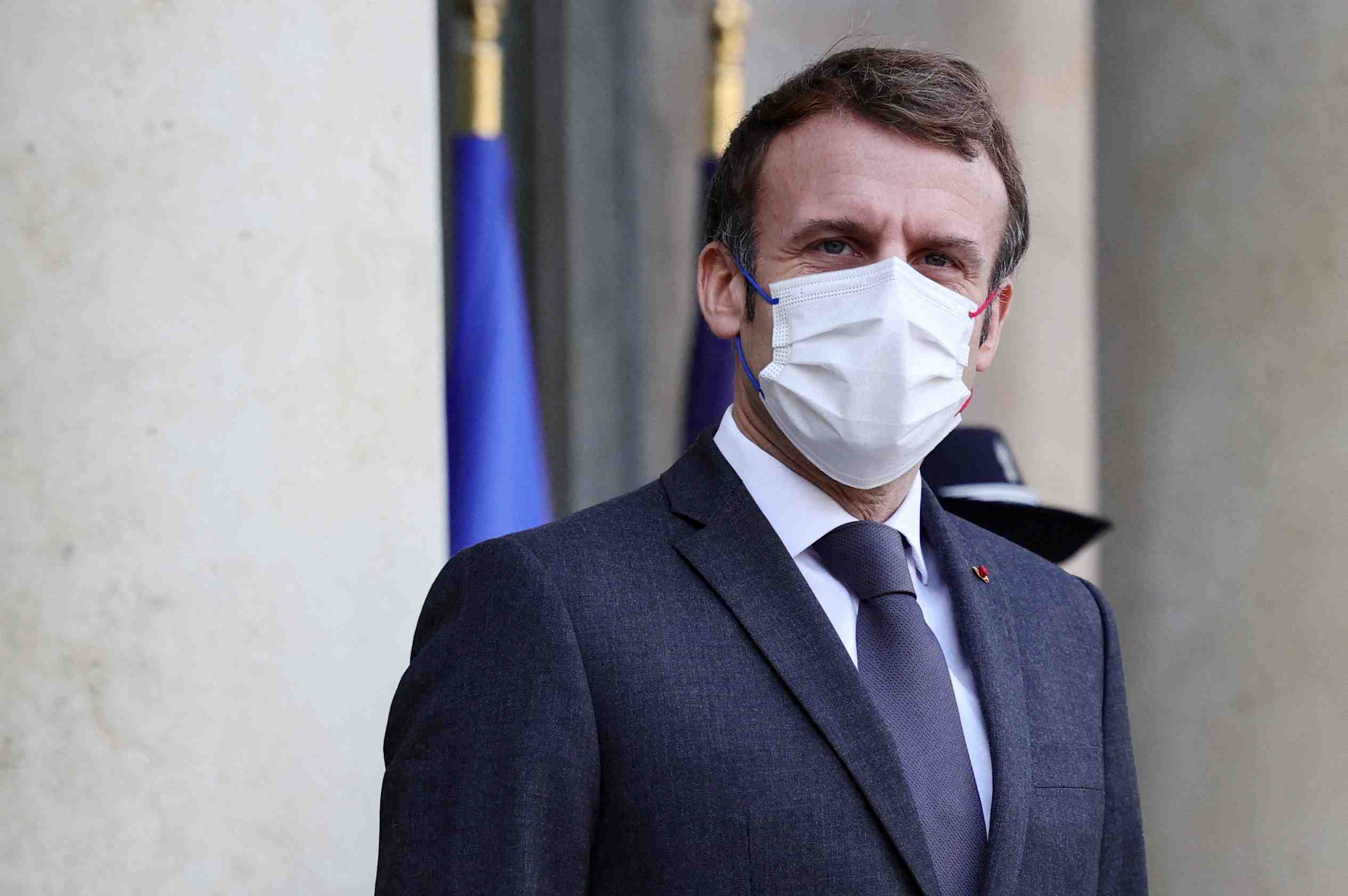 Macron reaffirme aupres de poutine son attachement a la souverainete de l'ukraine