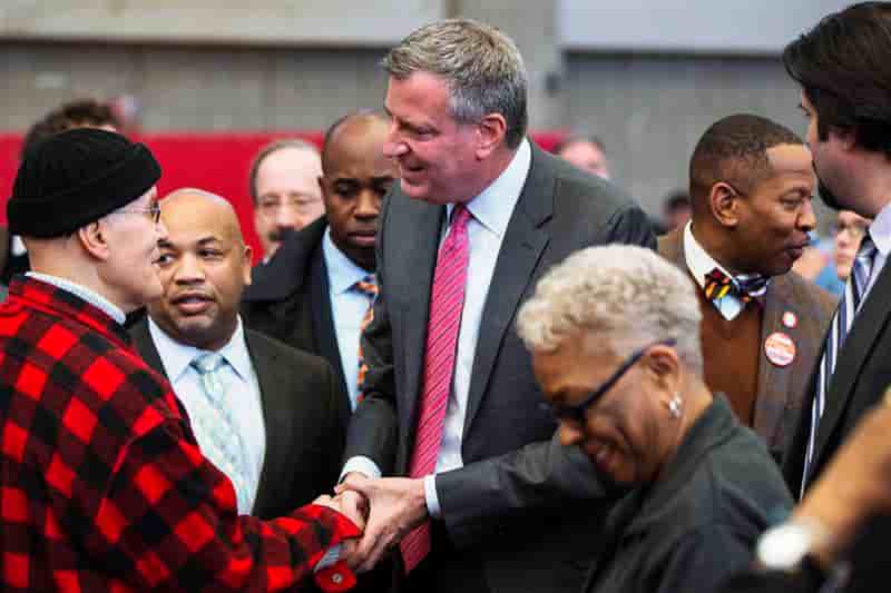 A New York, le démocrate De Blasio vise une victoire écrasante