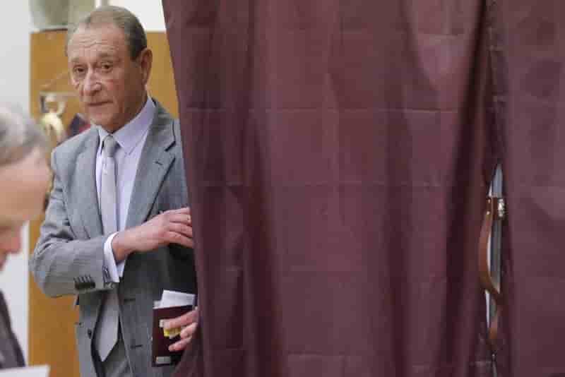 Betrand delanoe apporte son soutien a macron