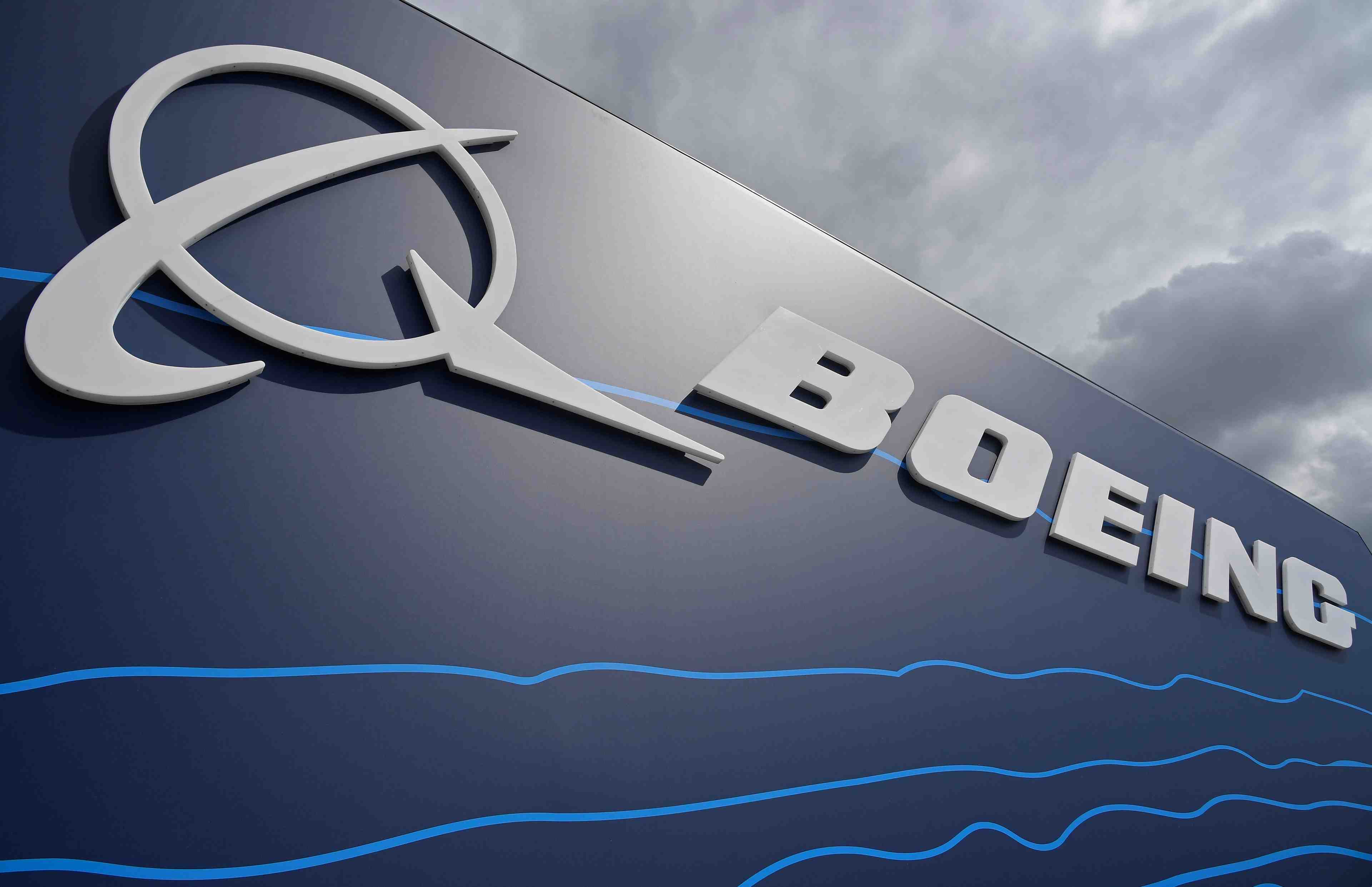 Boeing pret a s'allier a airbus pour un contrat d'helicopteres