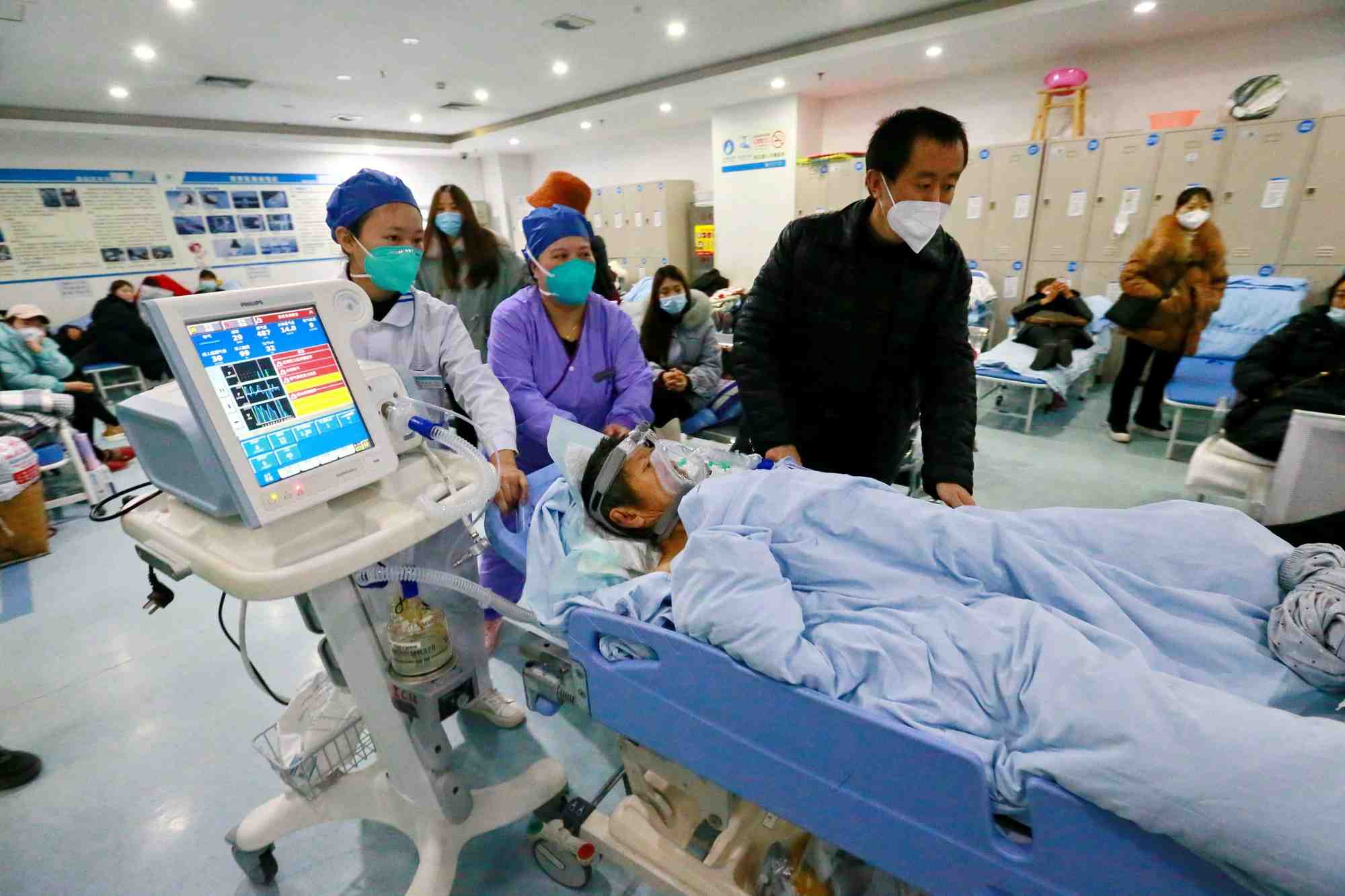 Une unite de soins intensifs a l'hopital central de suining, en chine
