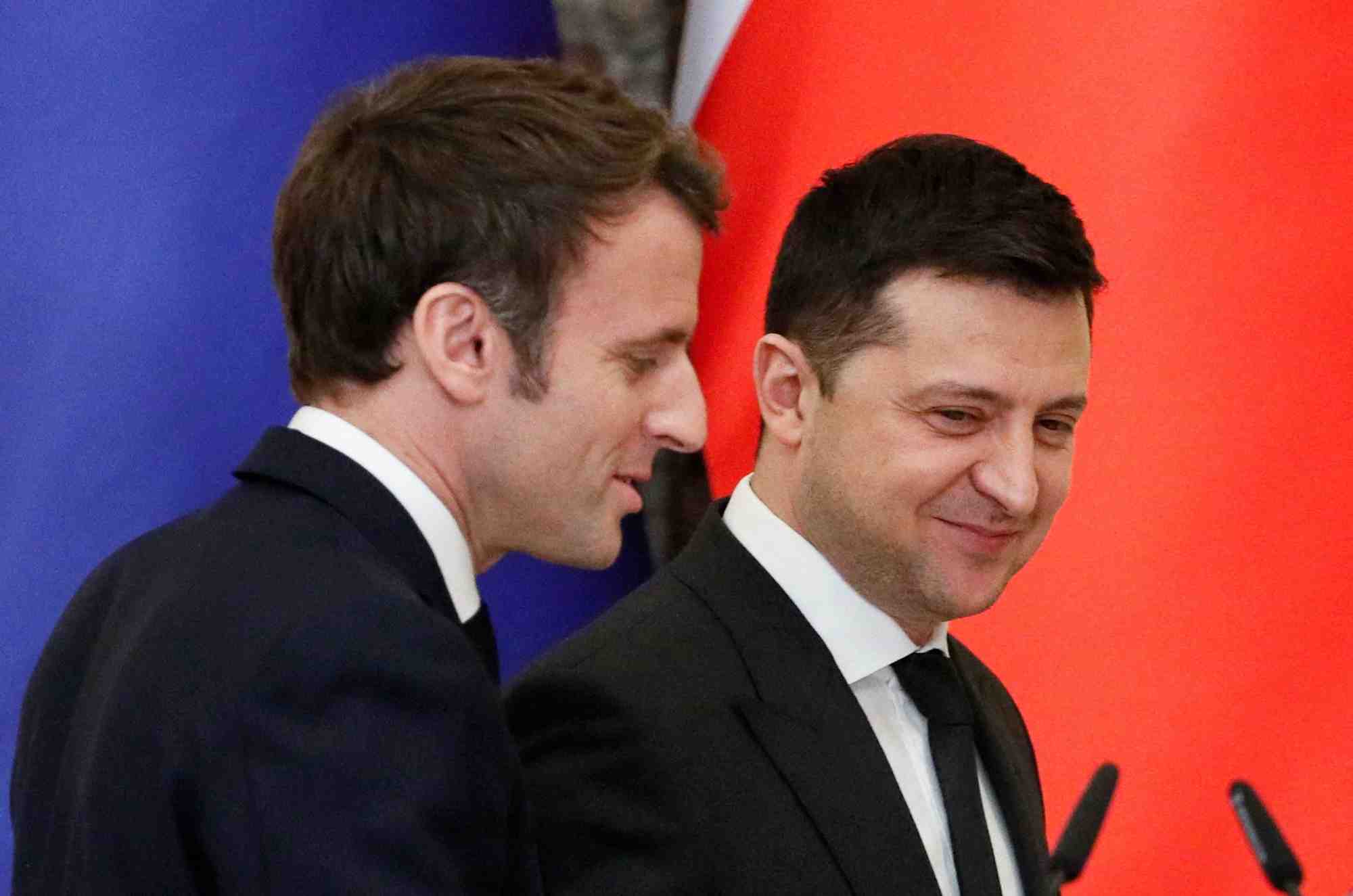 Le president ukrainien zelensky rencontre le president francais macron a kiev