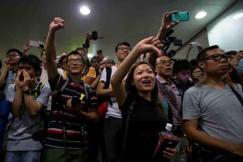 Début vendredi des discussions pouvoir-manifestants à Hong Kong