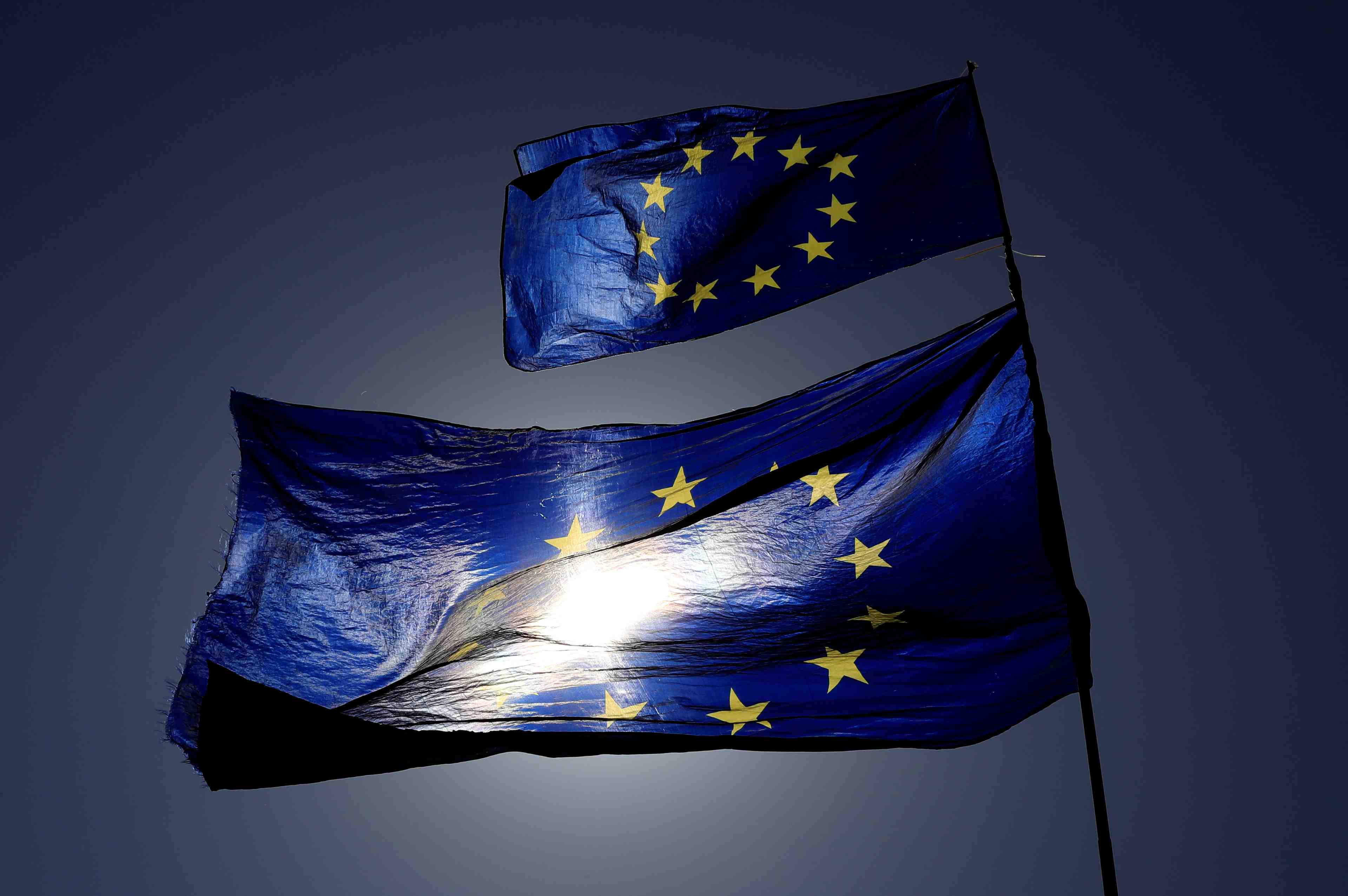 Douze etats de l'ue pour la levee de l'obligation de rembourser les vols annules