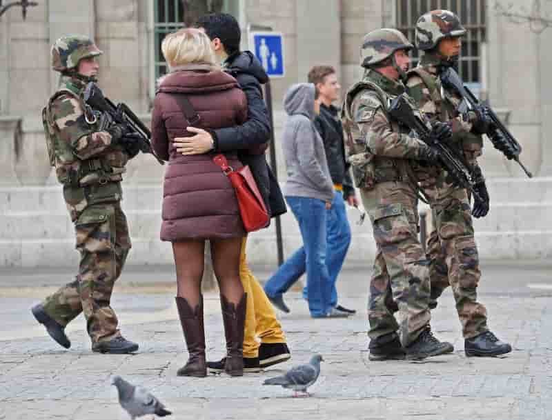 Parisiens et touristes sous le choc