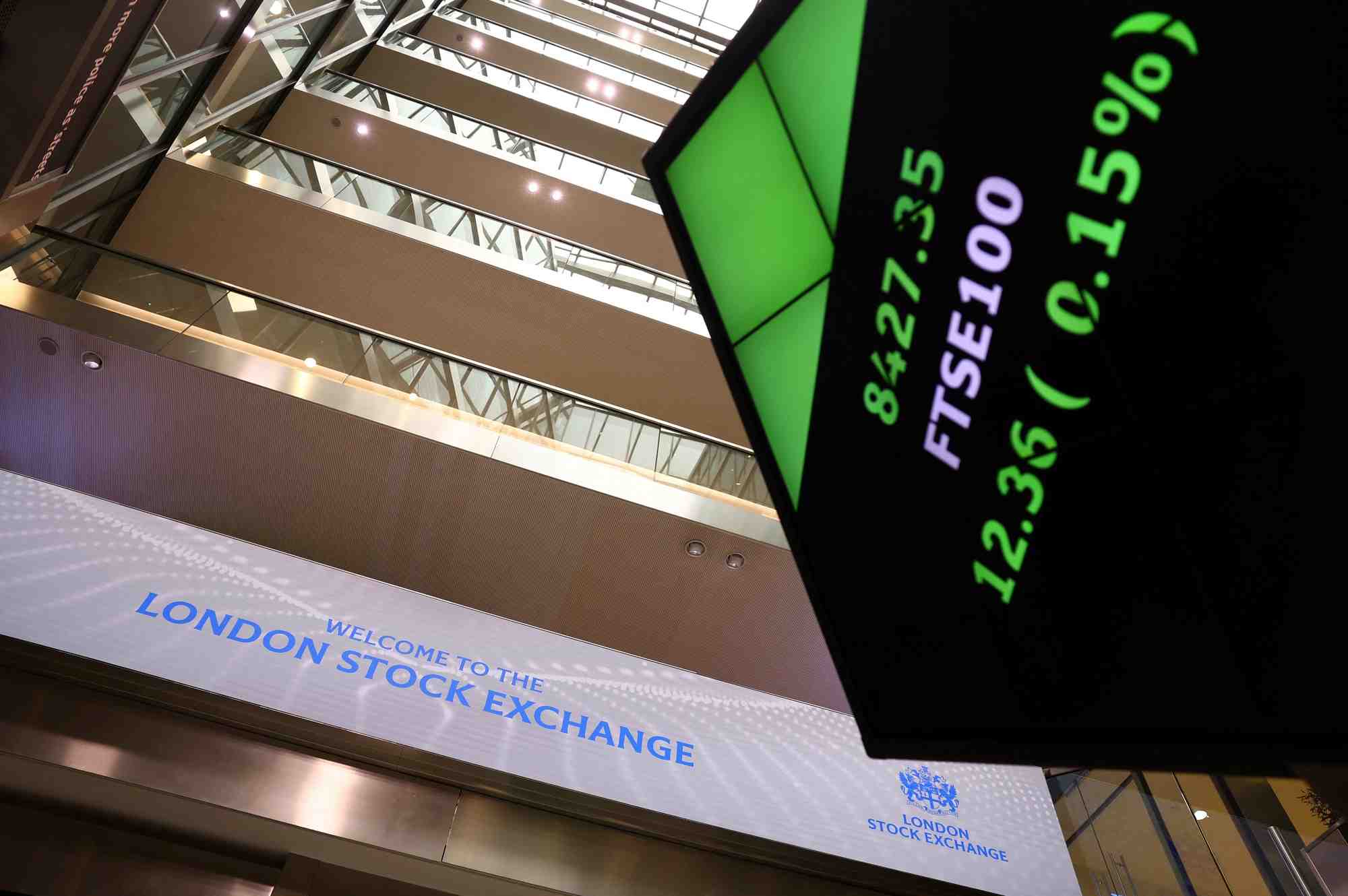 Le hall du london stock exchange a londres