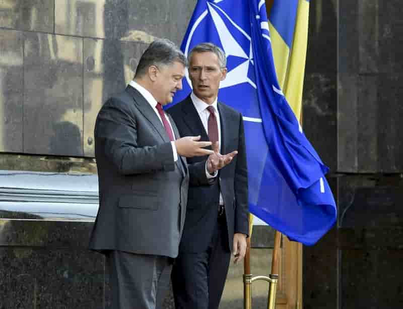 L'otan apporte son soutien a l'ukraine, pas des armes
