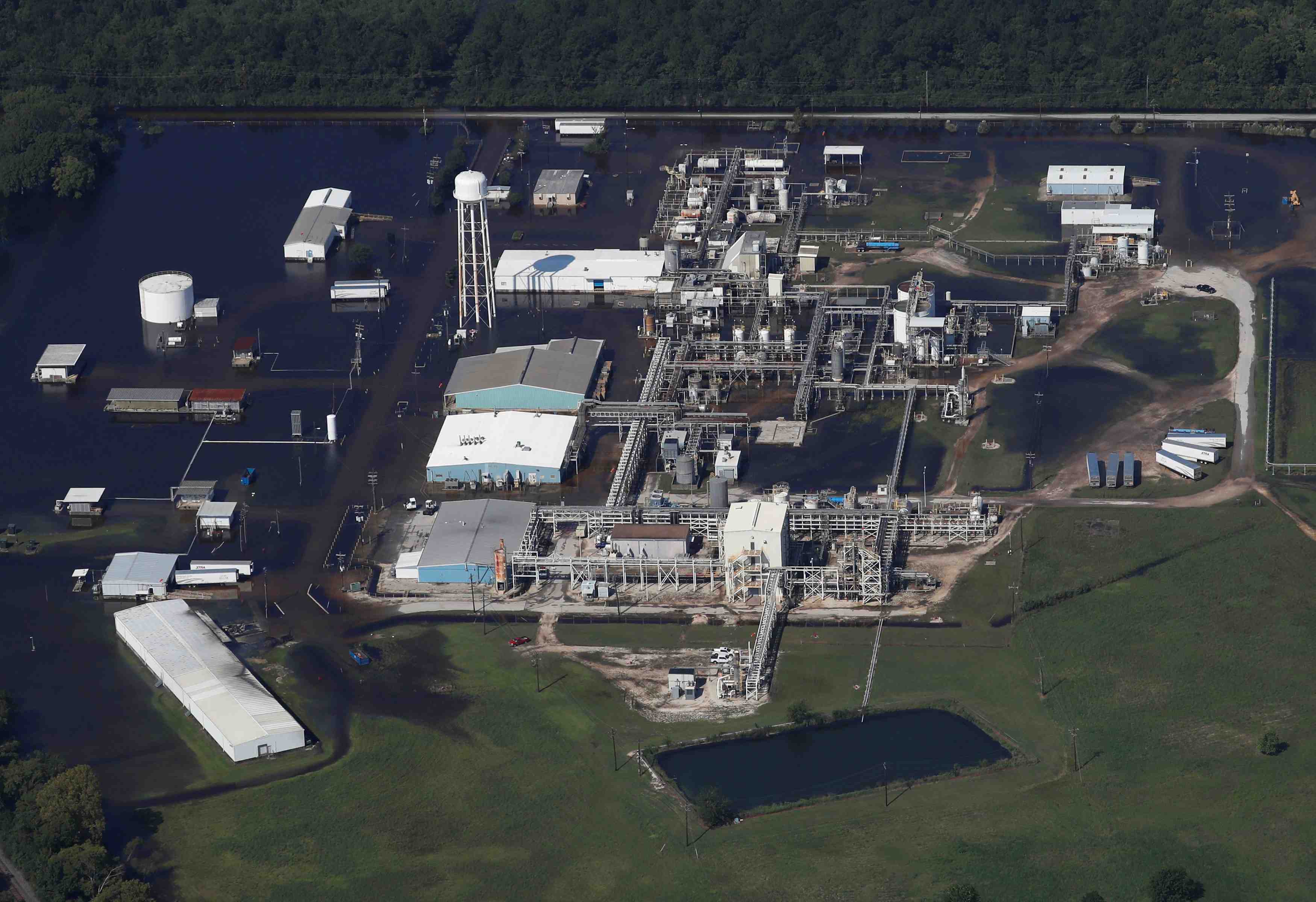 Levee de l'ordre d'evacuation autour de l'usine d'arkema au texas