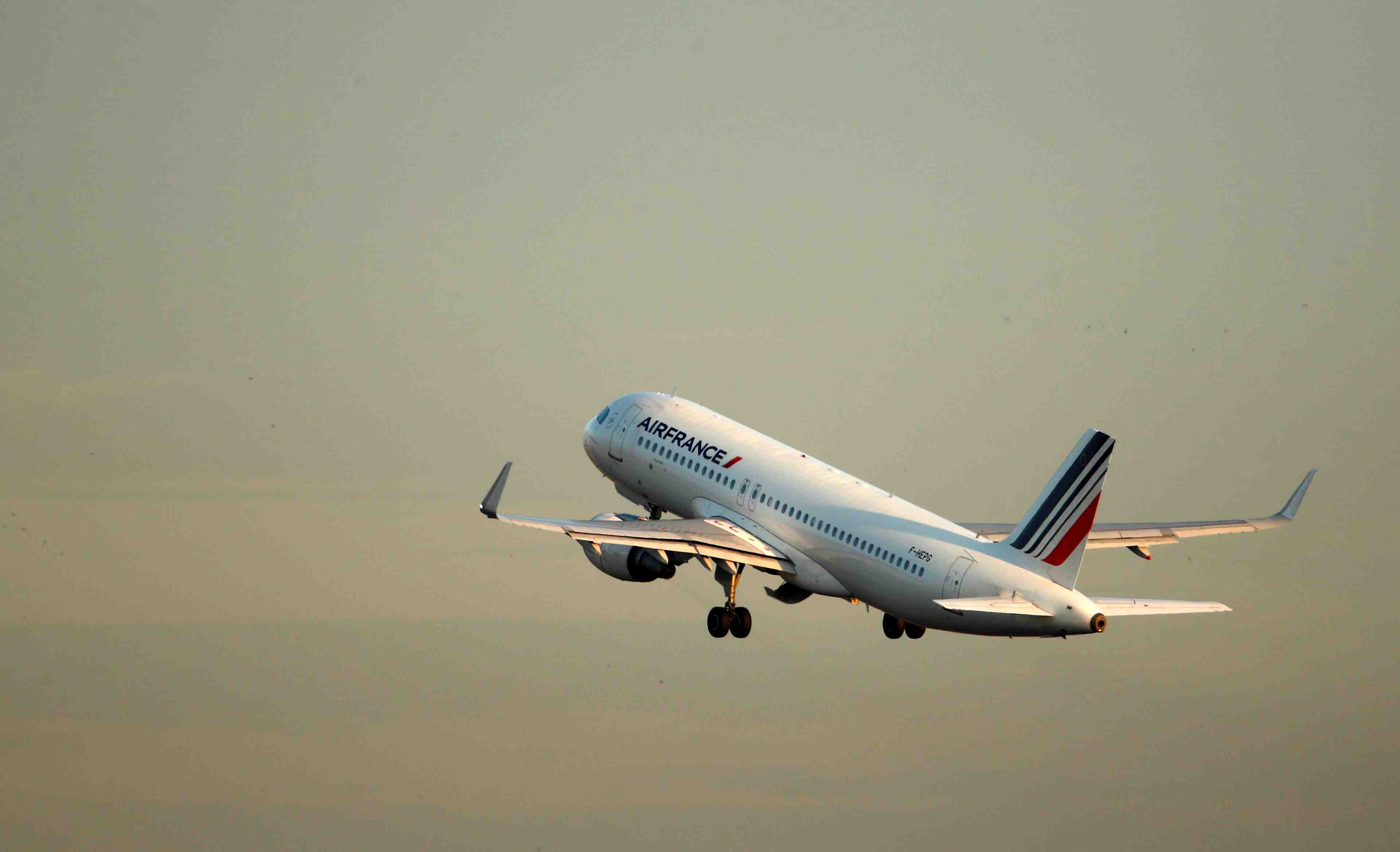 Air france-klm: trafic record en 2018 mais le climat social pese