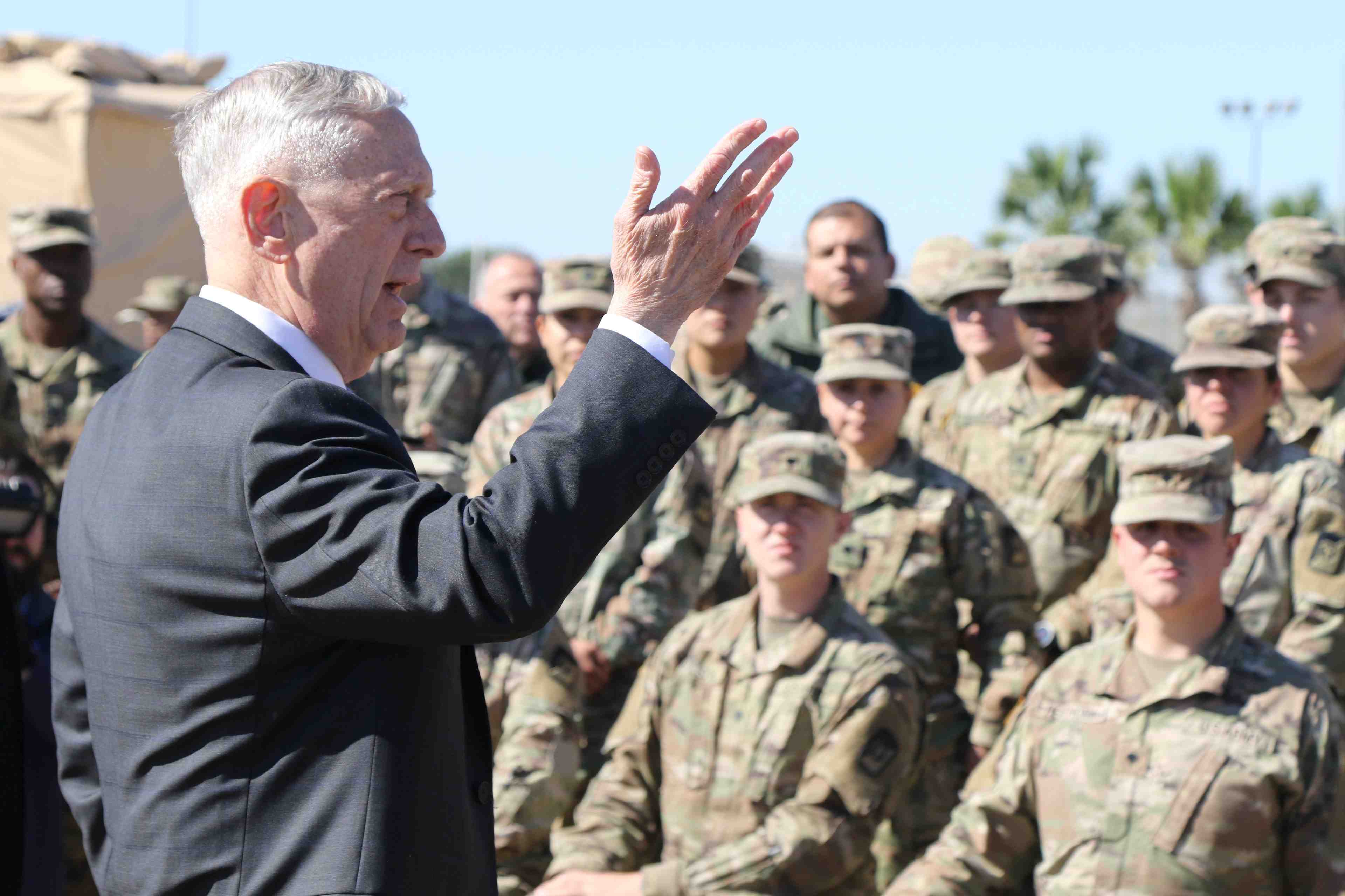 Mattis s'en va, demande aux armees de "garder confiance" dans les usa
