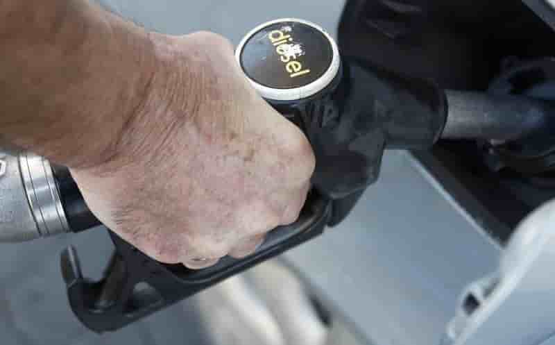 Une hausse de la taxation du diesel proposee dans un amendement au projet de budget