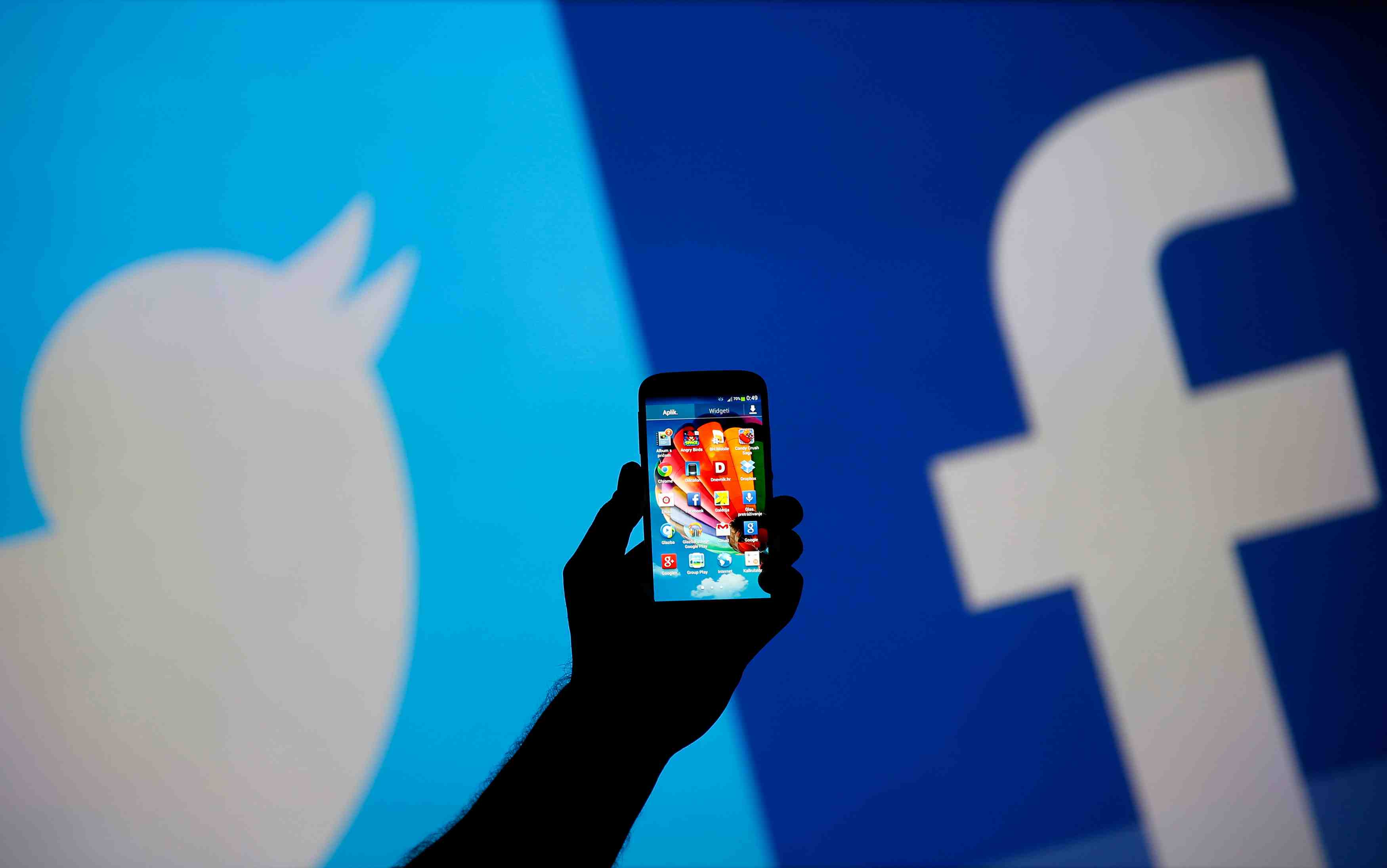 Bresil: les comptes twitter de partisans de bolsonaro fermes sur decision de justice