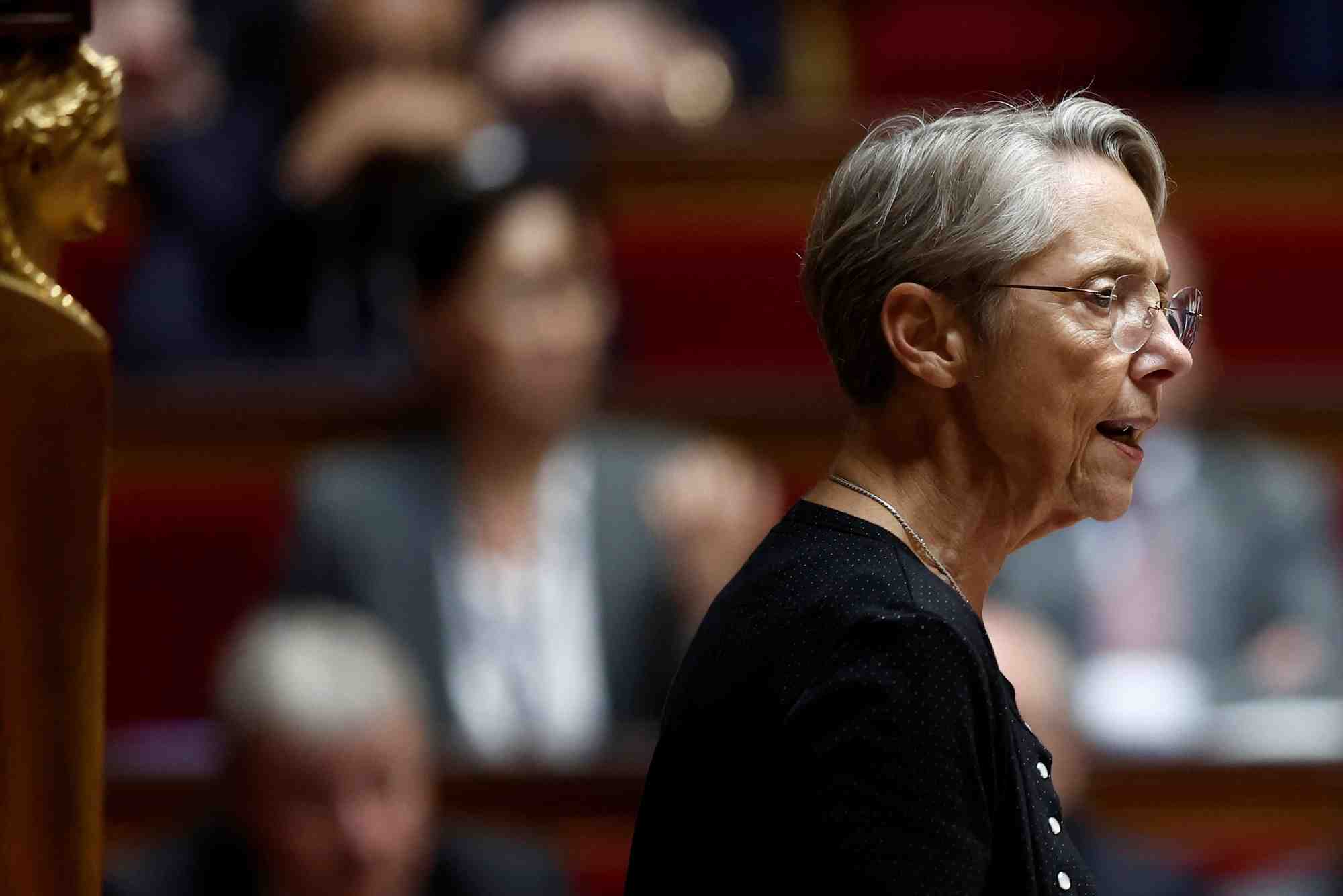 La premiere ministre francaise elisabeth borne prononce un discours a l'assemblee nationale