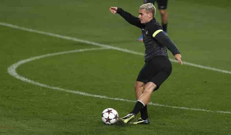 Football: Griezmann et Digne s'invitent chez les Bleus