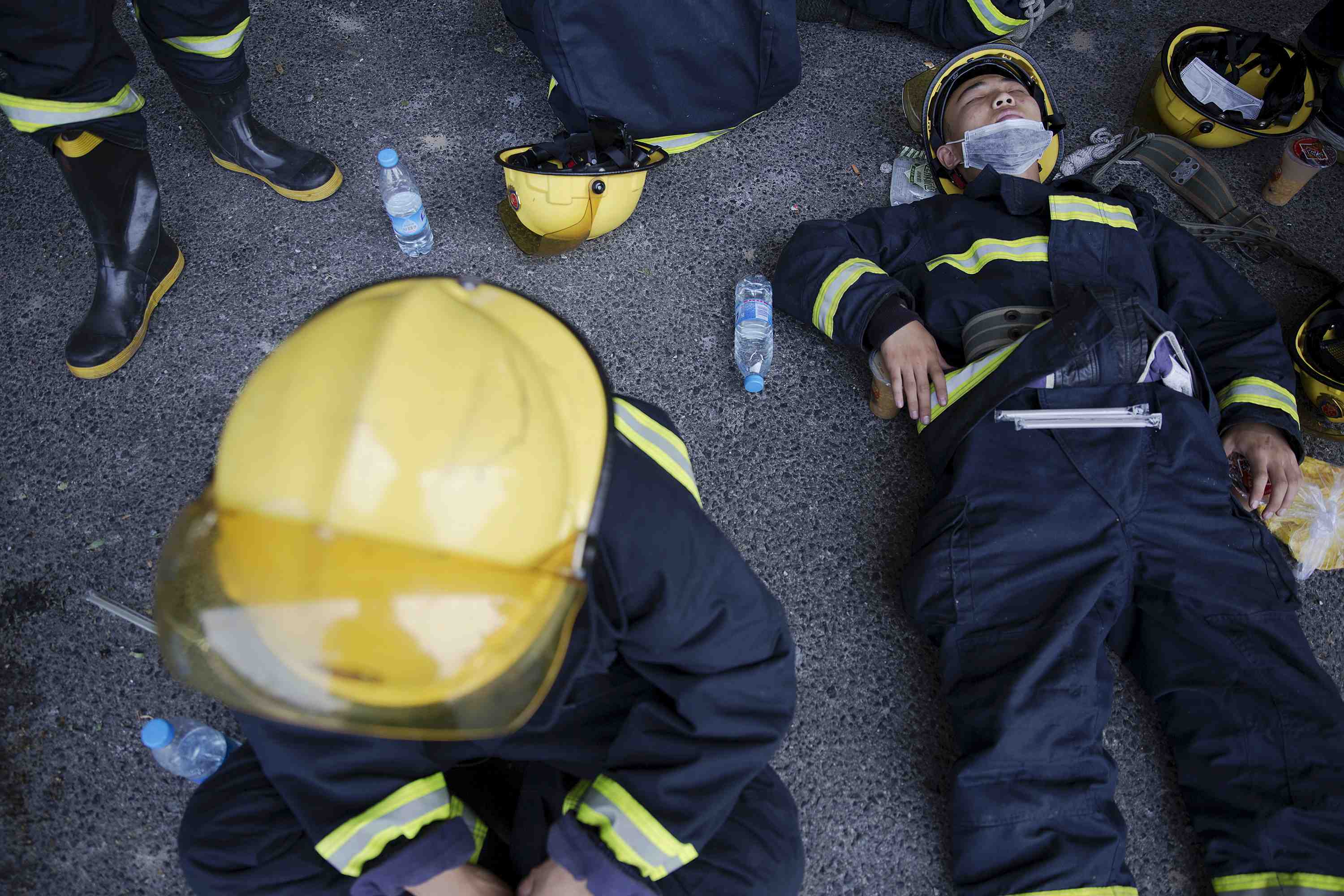 La chine defend ses pompiers apres la catastrophe de tianjin