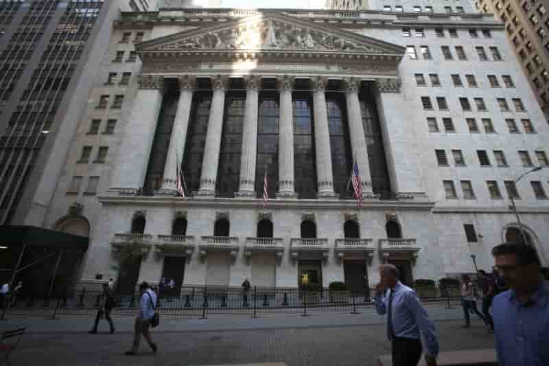 Wall street evolue peu en debut de seance