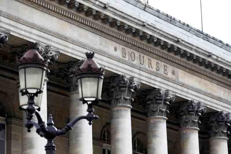 Légère baisse à l'ouverture des Bourses en Europe, sauf Milan