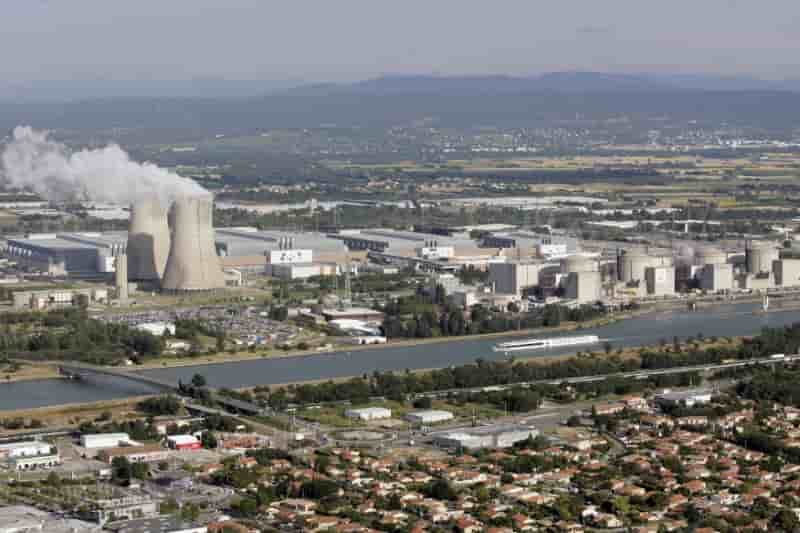 Edf reporte encore le redemarrage de la centrale du tricastin