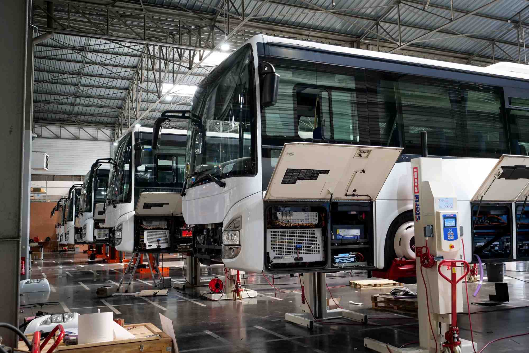 Déjà en 2024, 25 bus thermiques seront passés à une motorisation électrique alimentée par une pile à combustible à hydrogène.