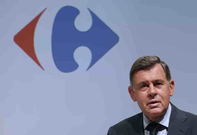 Le pdg de carrefour defend son bilan sous les applaudissements