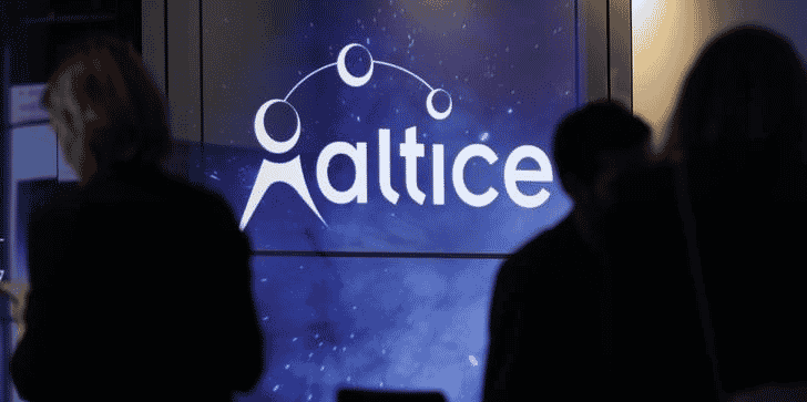Altice usa a degage un benefice au quatrieme trimestre grace a une plus-value fiscale