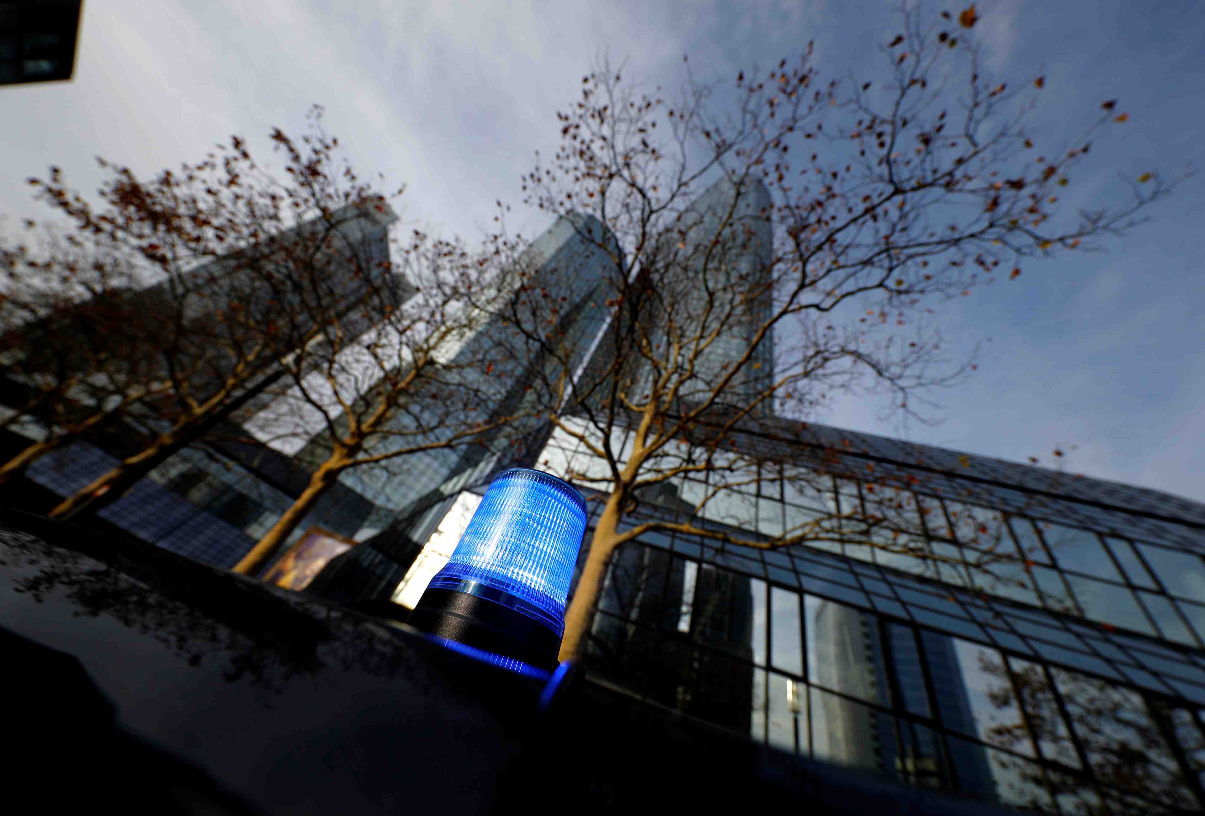 Perquisition chez deutsche bank