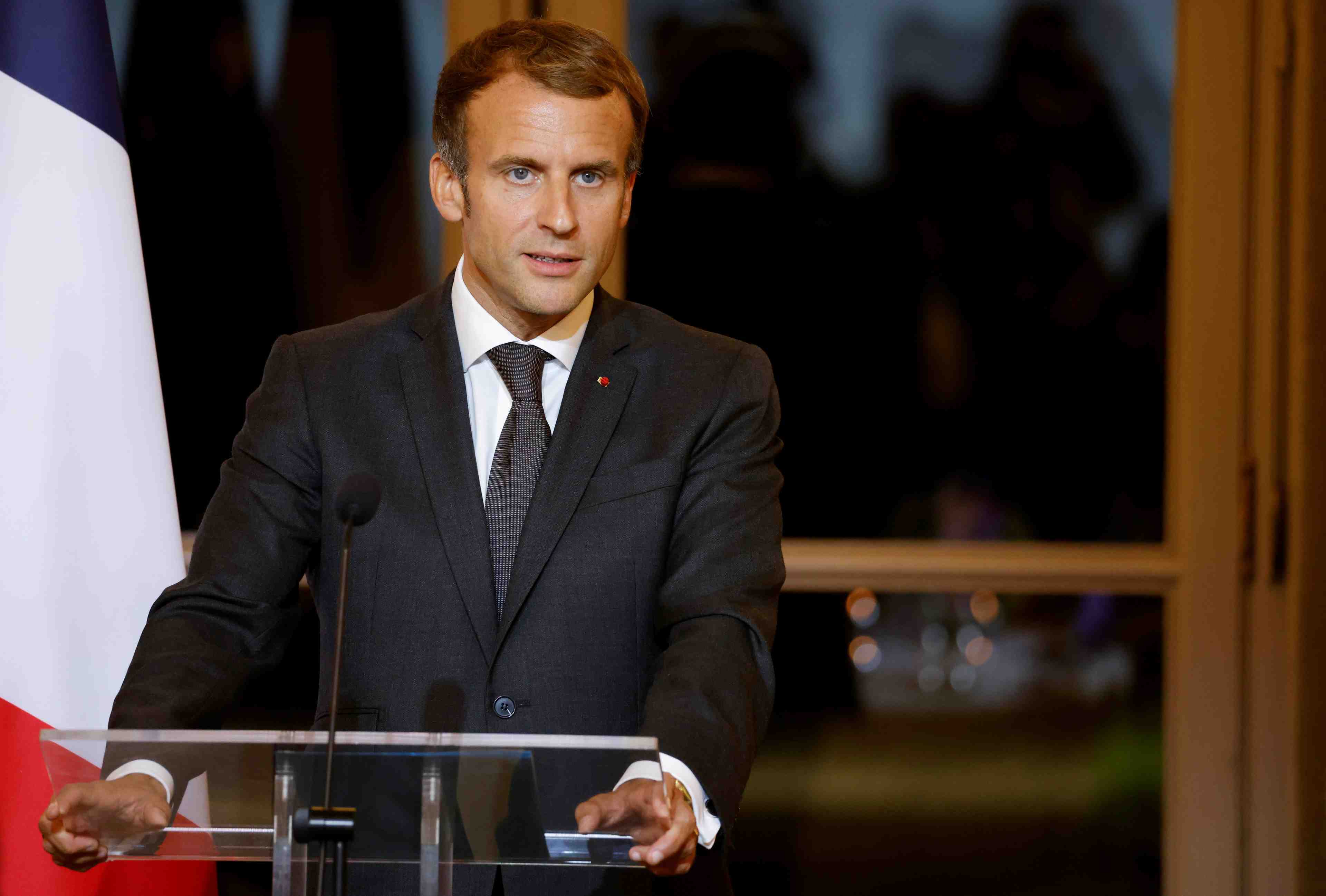 Algerie: macron prone l'apaisement par la discussion malgre les tensions ineluctables