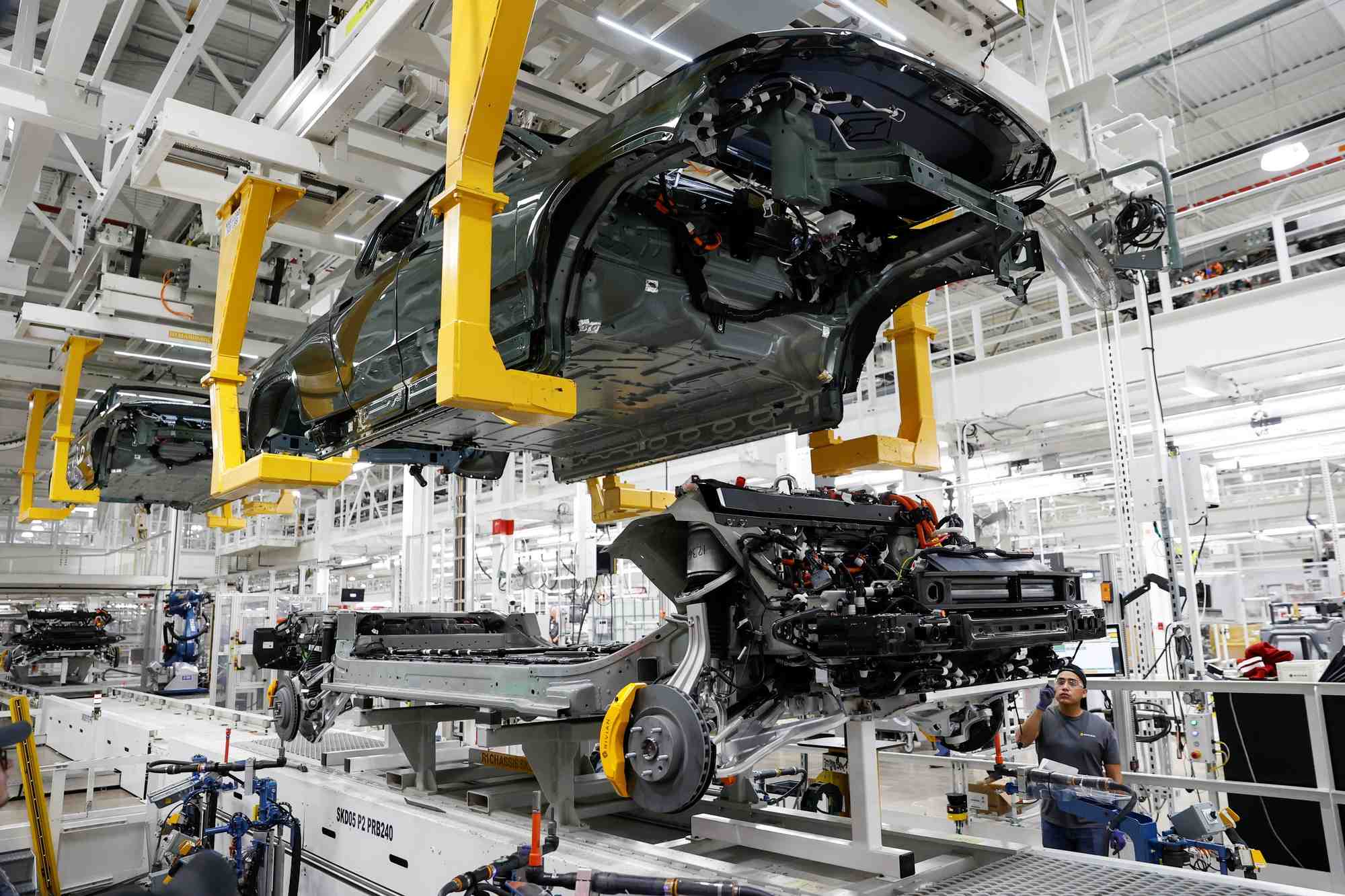 Usine de vehicules electriques de la startup rivian automotive a normal, aux etats-unis