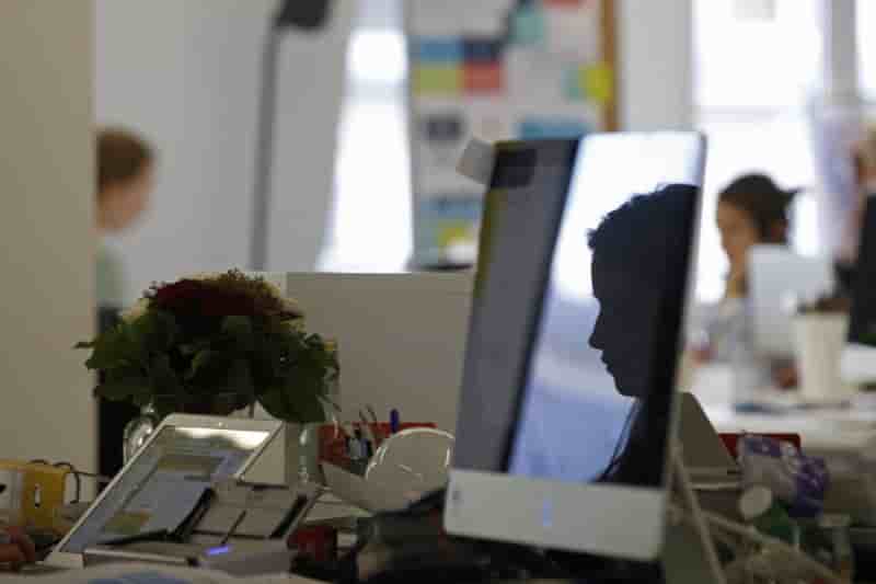 L'emploi salarie en france en hausse de 1,1% fin 2017
