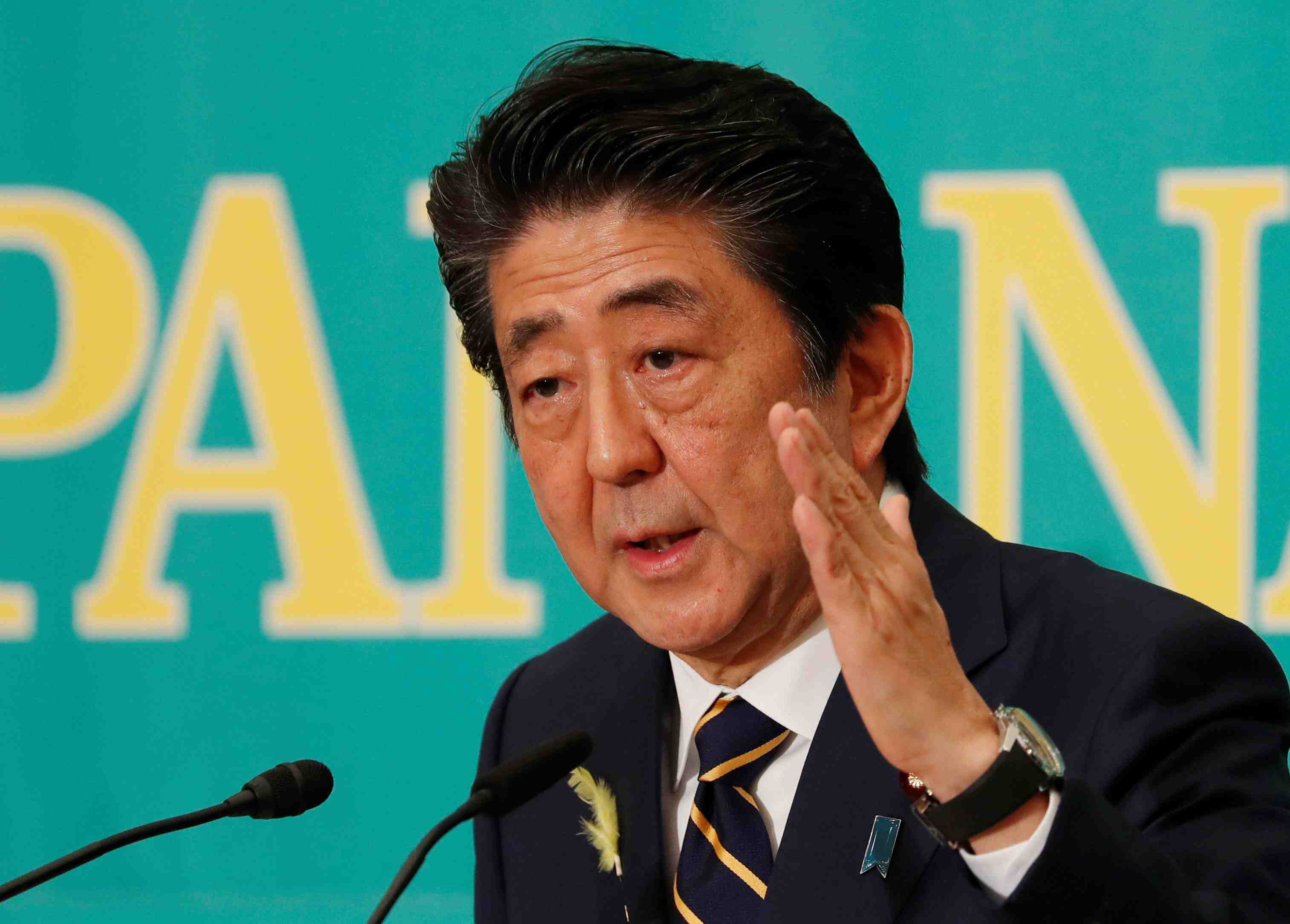 Japon: le parti de shinzo abe donne large vainqueur des senatoriales
