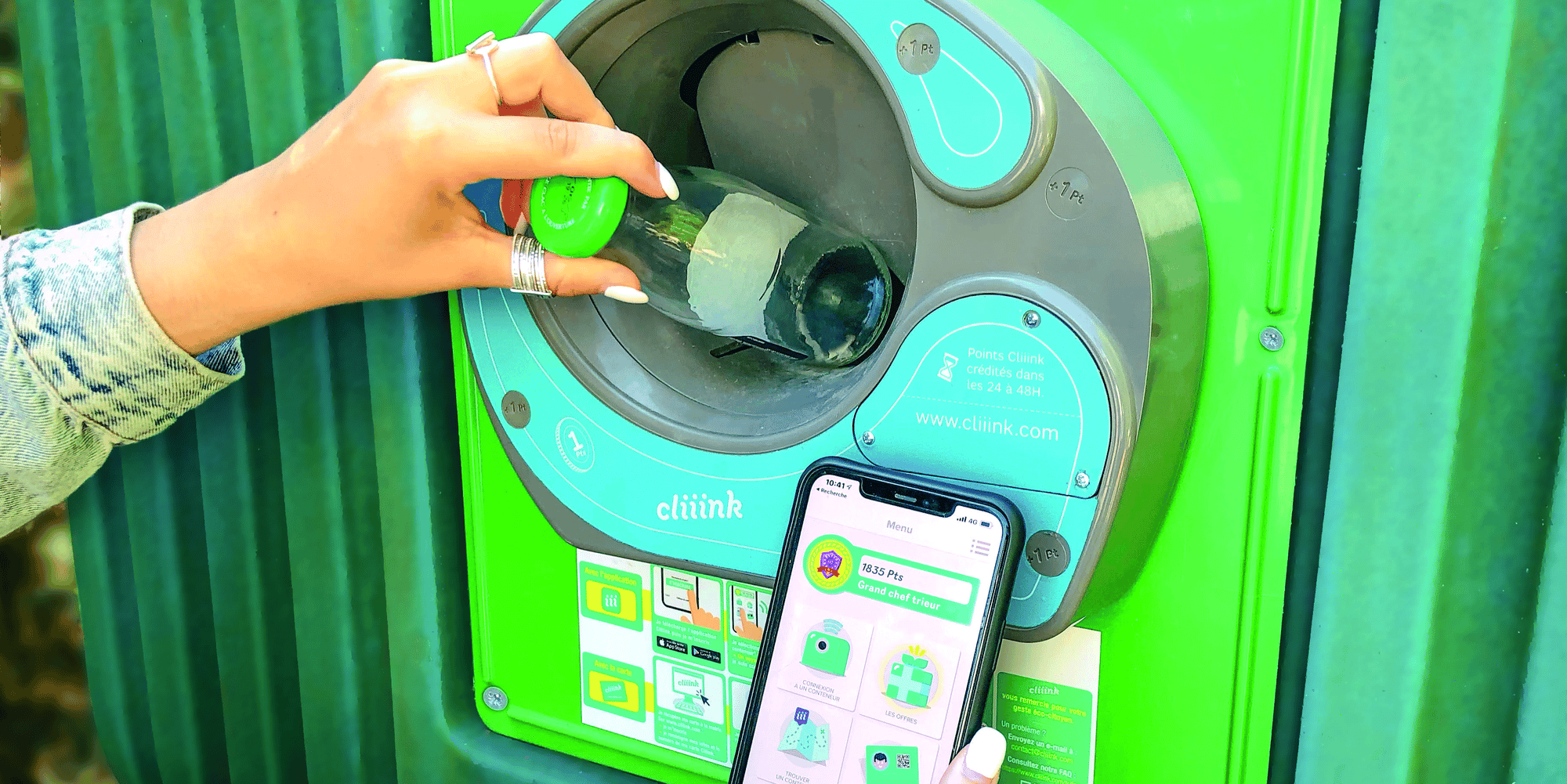 A chaque dépôt de bouteille, bocal ou de pot en verre, l'usager cumule des points, convertis ensuite en bons de réduction à faire valoir chez les commerçants partenaires de l'opération.