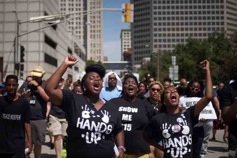 Manifestations dans le calme à Ferguson et Saint-Louis