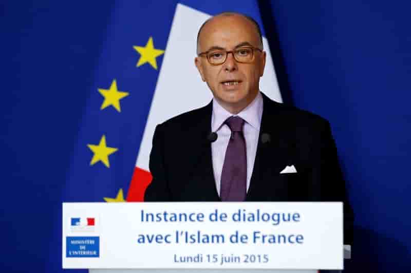 Bernard cazeneuve pour la formation des imams et la construction des mosquees afin de combattre la radicalite