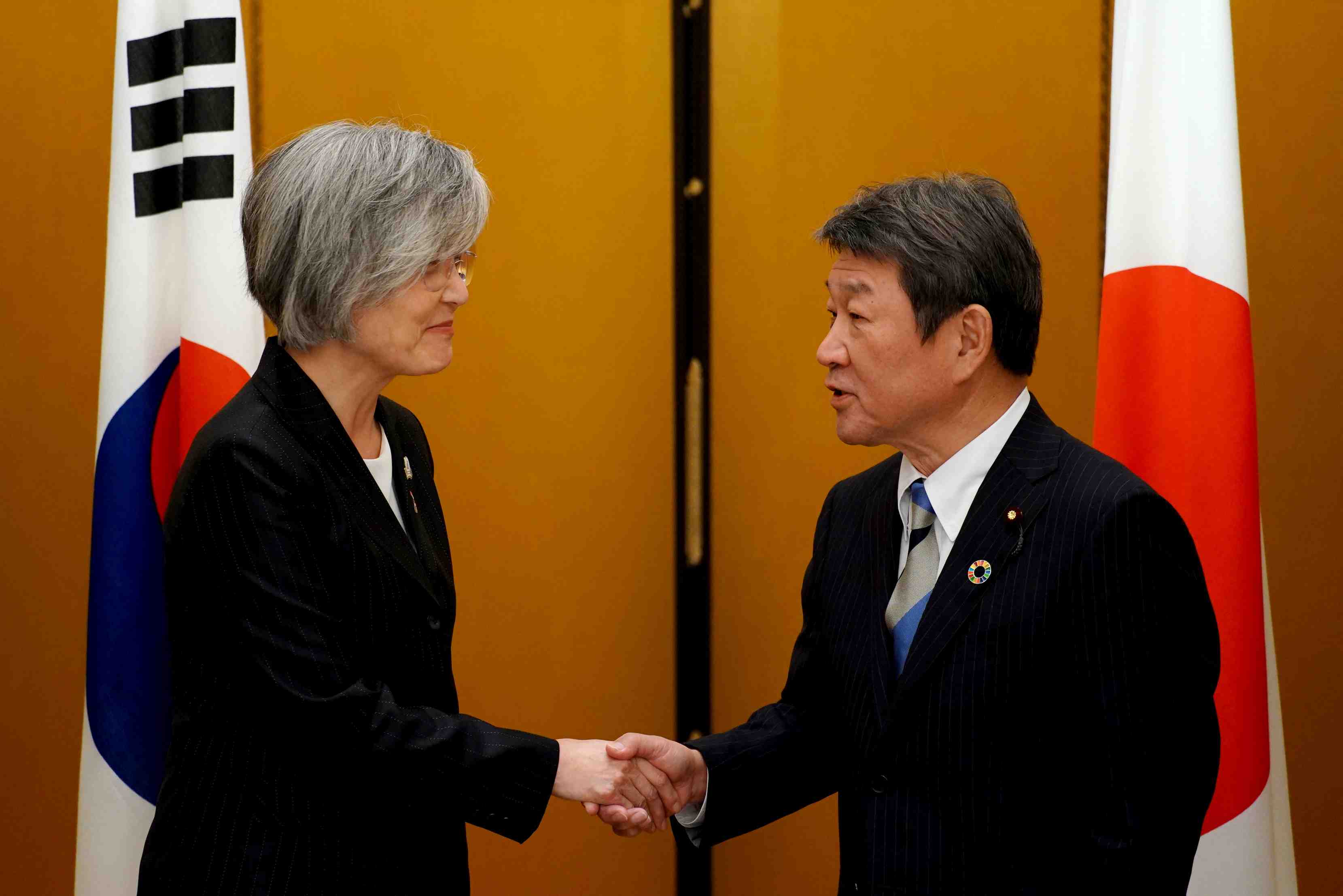 Japon et coree du sud annoncent la tenue d'un sommet commun