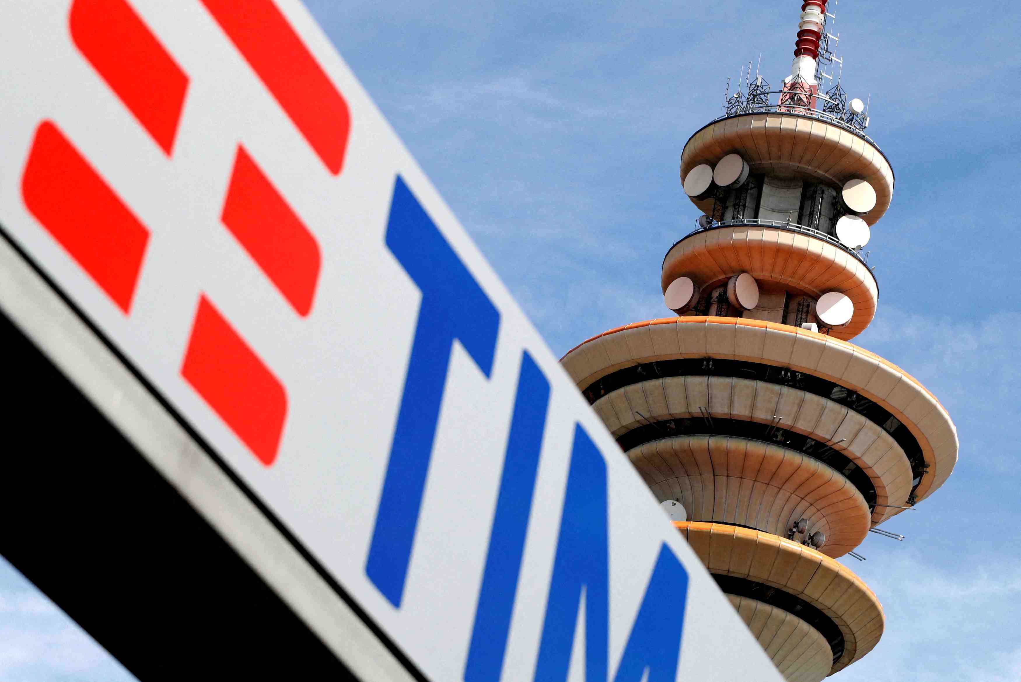 Telecom italia recule a milan apres un nouvel avertissement sur resultats