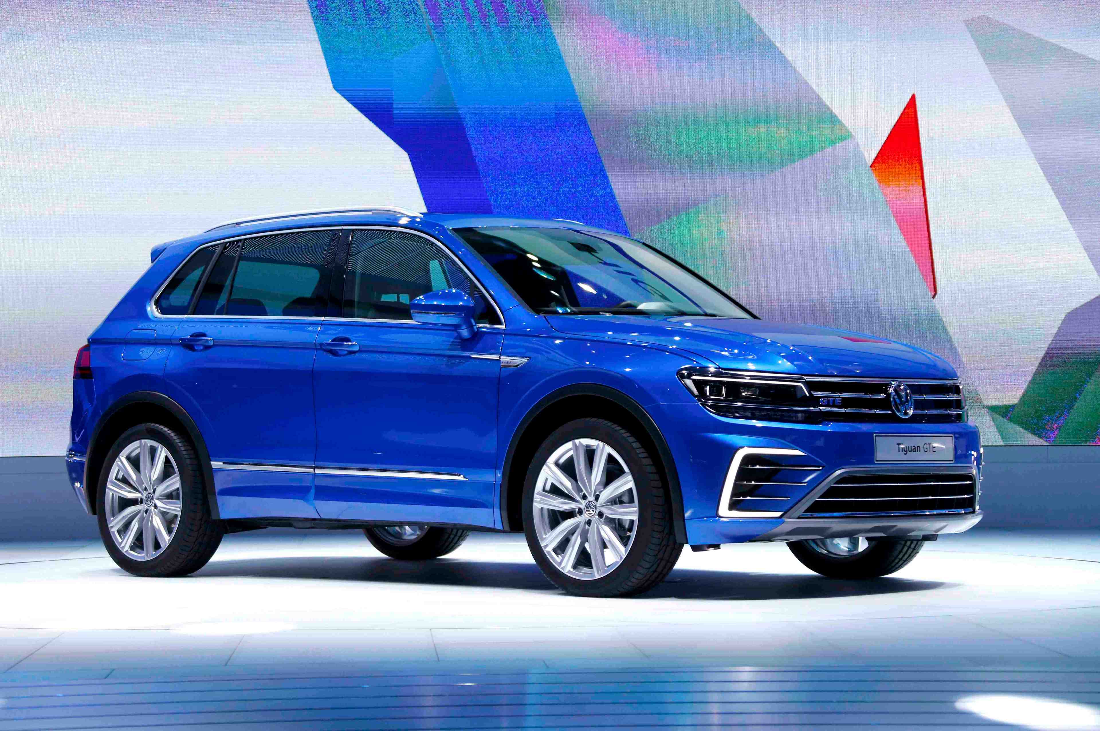 Plusieurs constructeurs automobiles reduisent leur production en chine