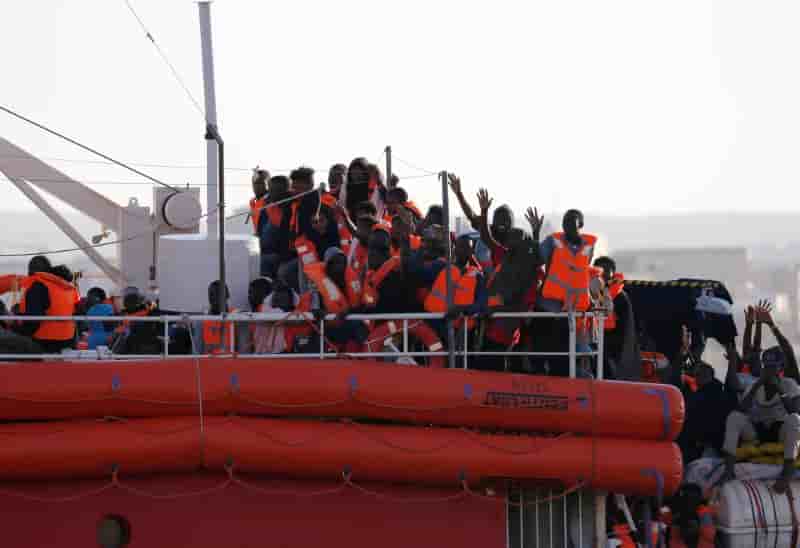 La france va accueillir 130 migrants de l'aquarius et du lifeline