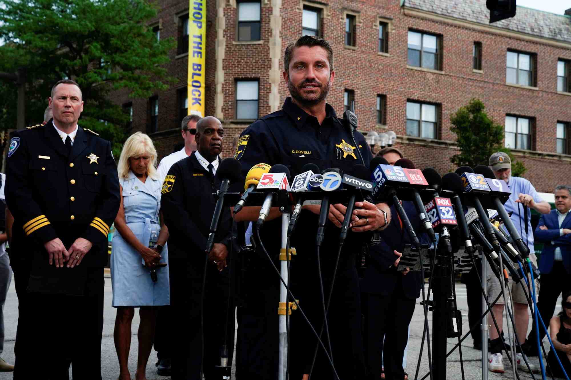 Le suspect de la fusillade pres de chicago inculpe pour sept meurtres