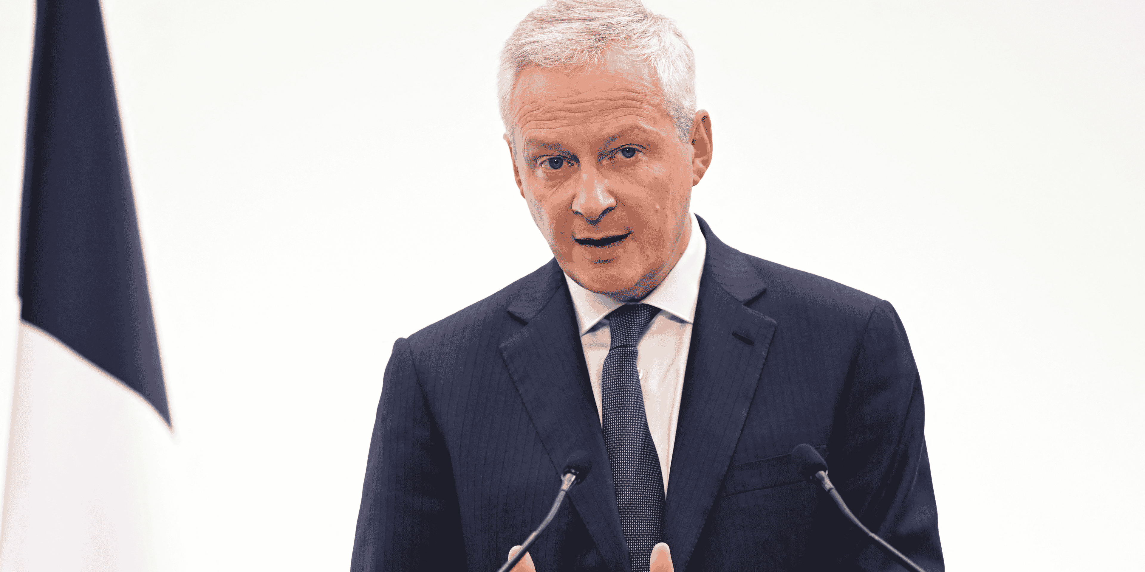 Le ministre francais de l'economie, des finances et de la souverainete industrielle et numerique bruno le maire prononce un discours lors d'une conference de presse sur la situation energetique en france et en europe