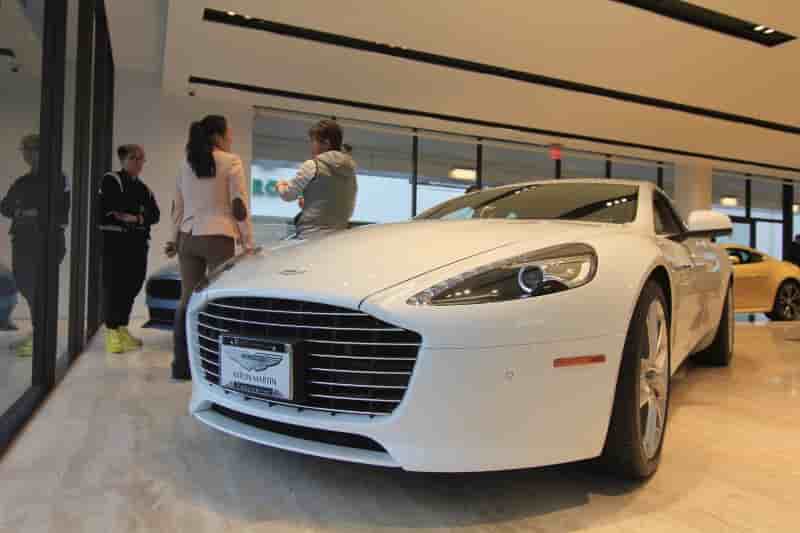 Aston martin a creuse ses pertes en 2014