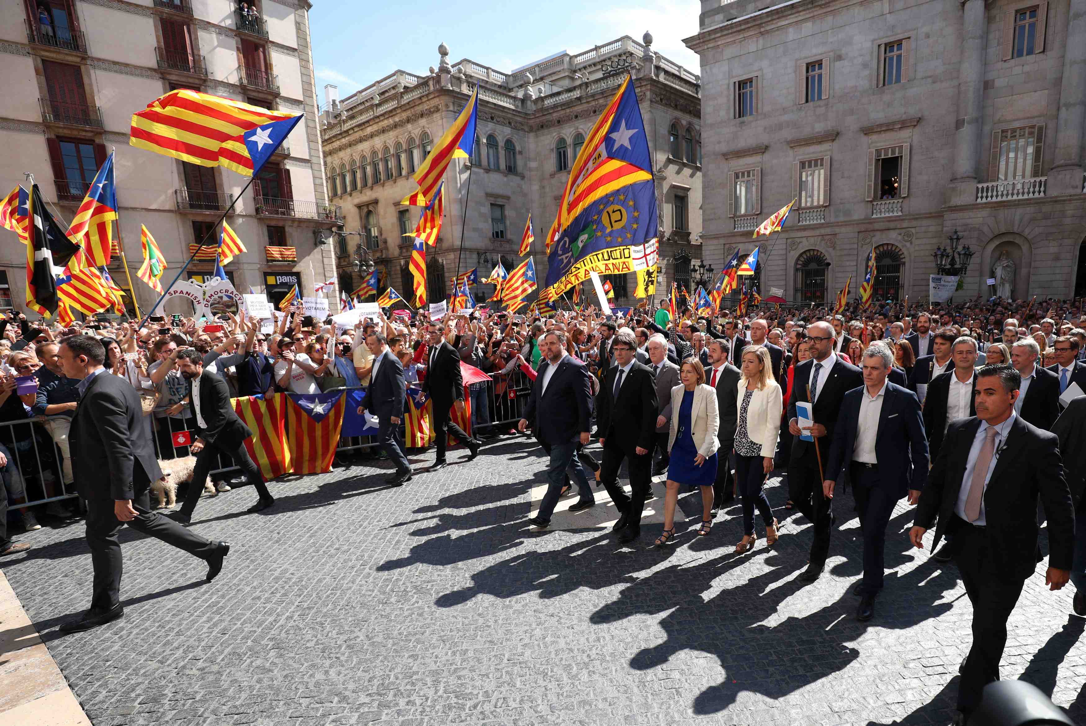 Rassemblement de maires avant le referendum catalan