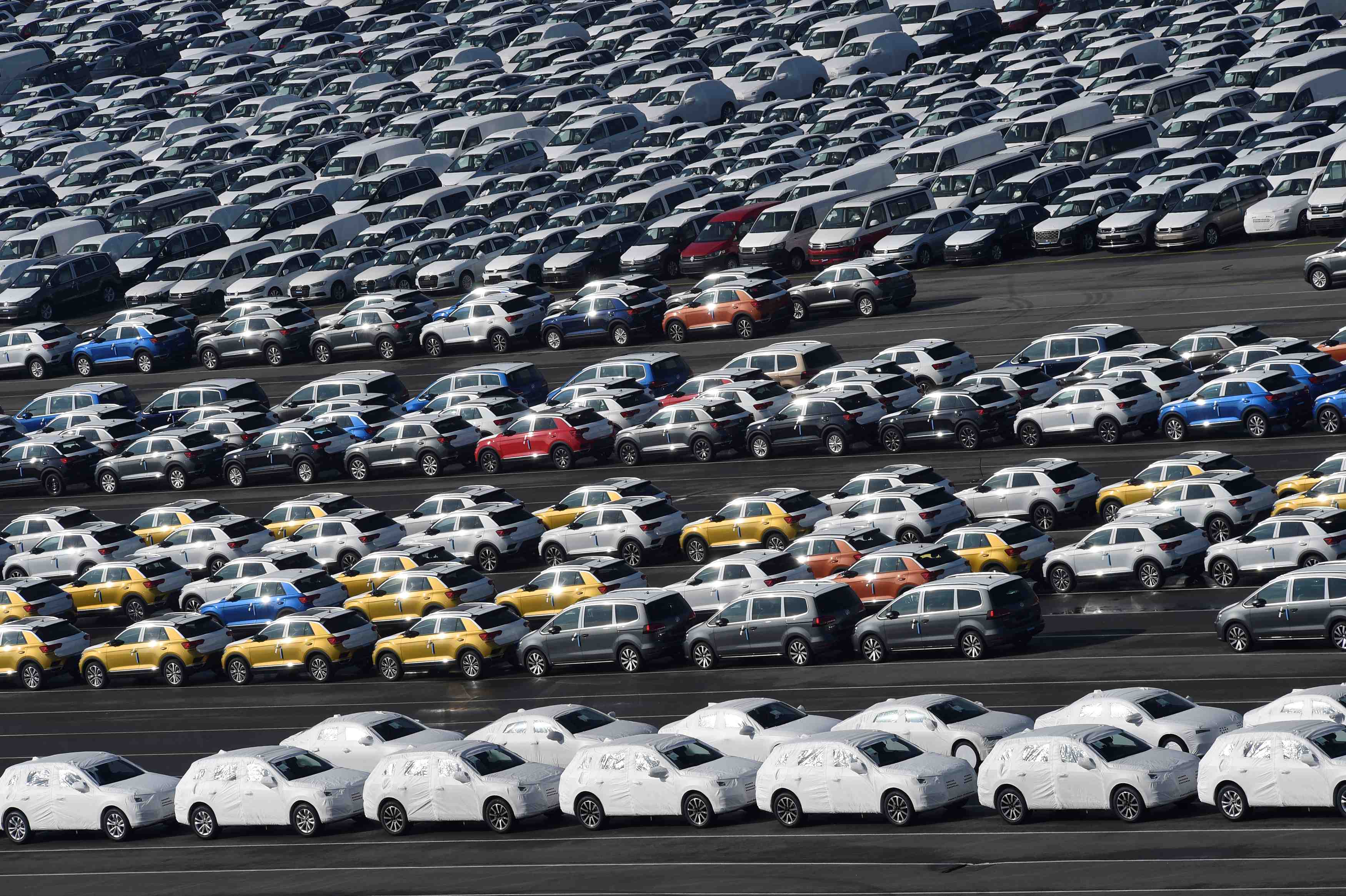 Usa: des regles plus dures a l'etude pour les importations autos