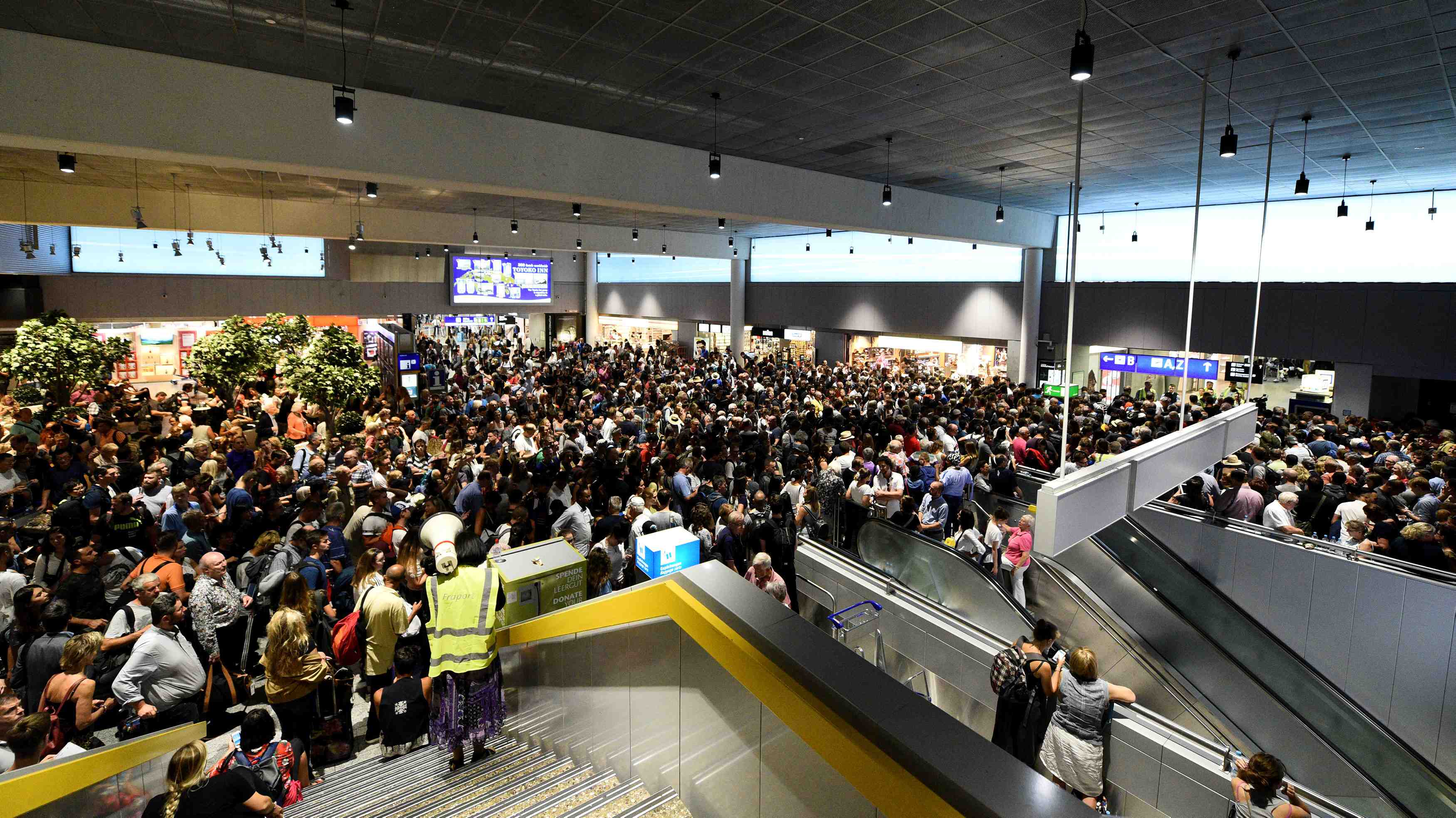 Une faille de securite a francfort, l'aeroport evacue quelques heures