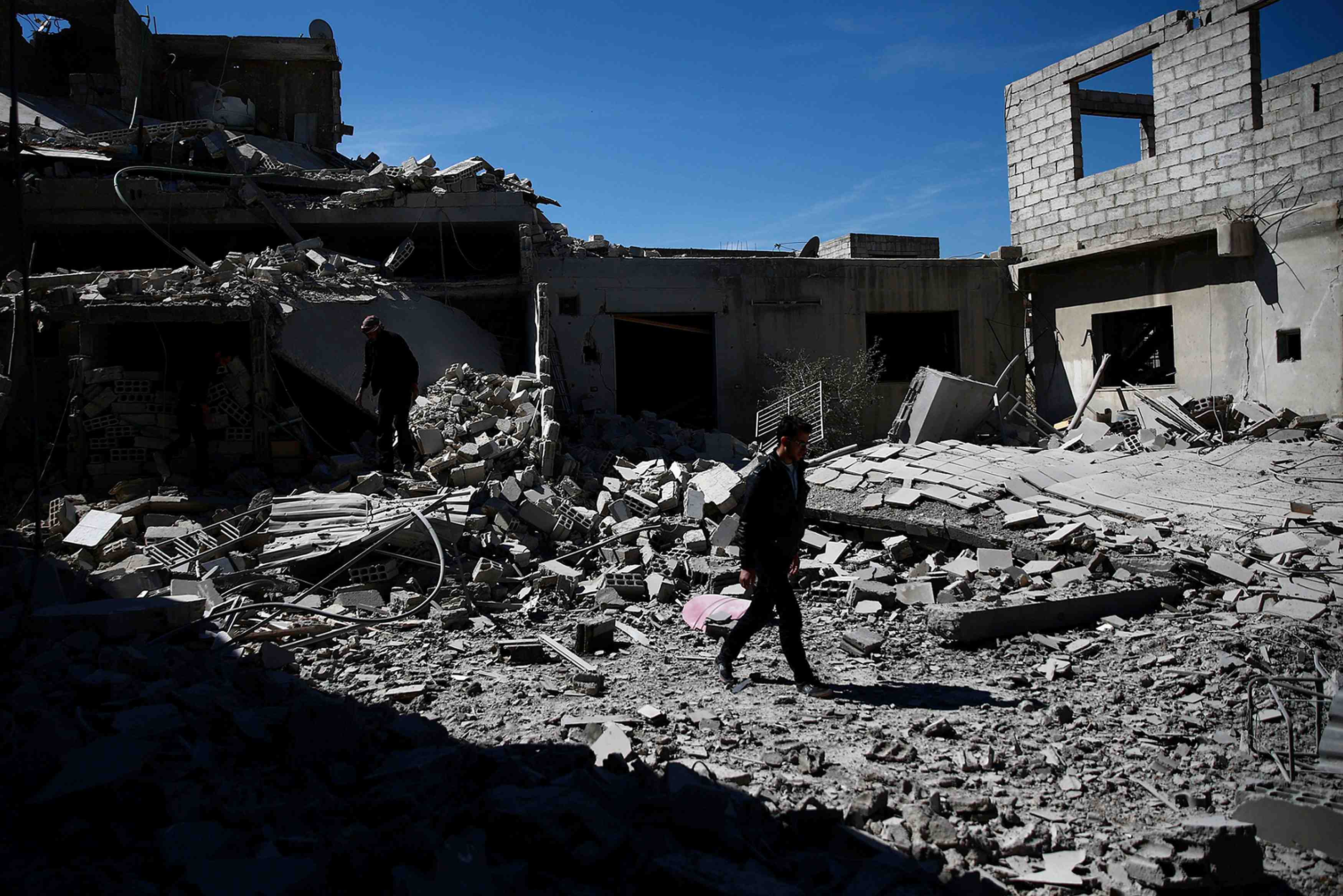 Un depot d'armes du hezbollah a damas vise par israel