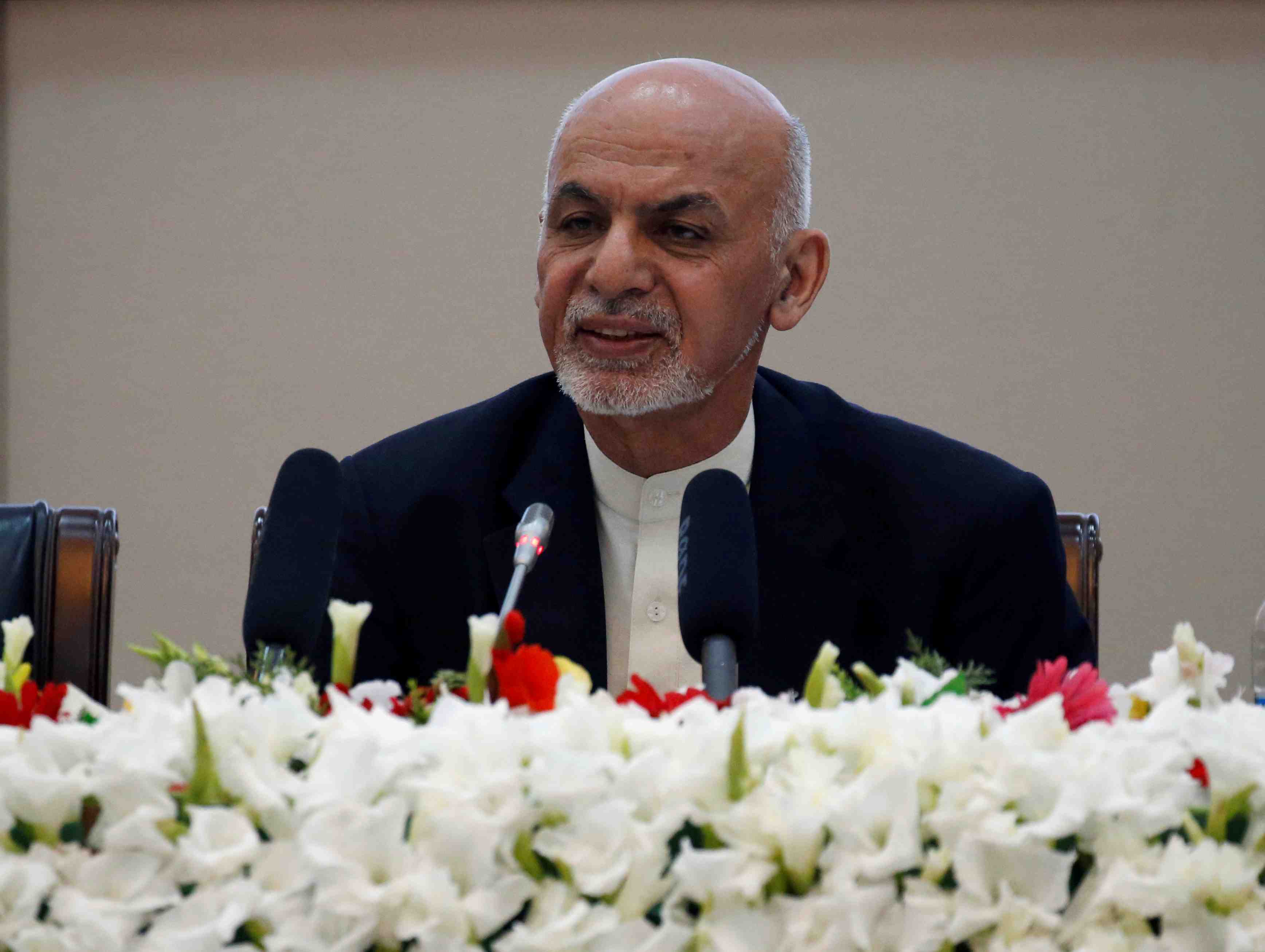 Le president afghan obtient le depart d'un puissant gouverneur