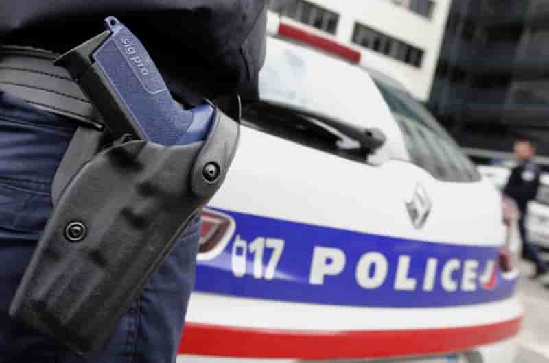 Trois condamnations a 9 ans de prison pour un projet d'attentat
